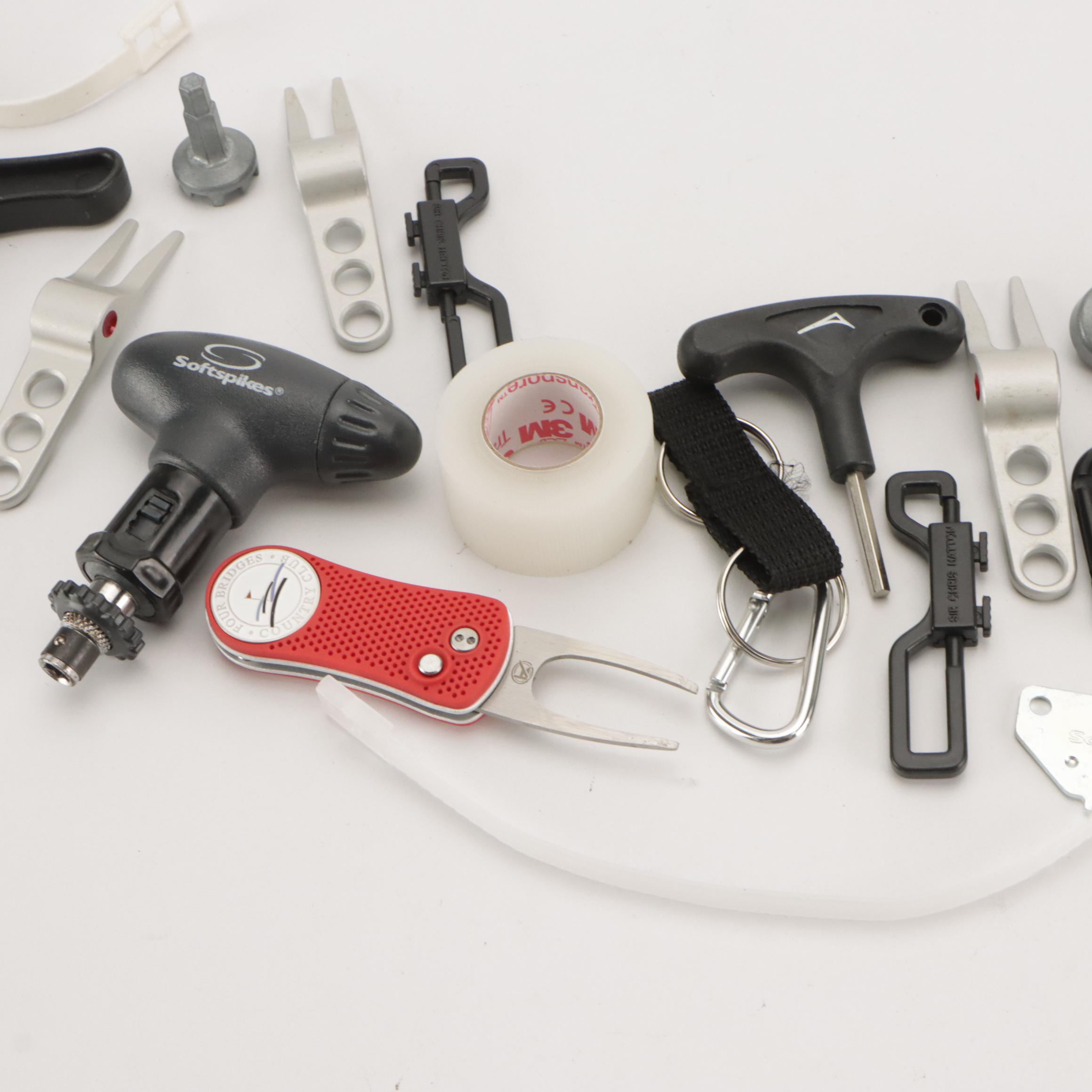 Men's FootJoy DryJouys Tour Saddle Golf Shoes in White & Embossed Leather W More