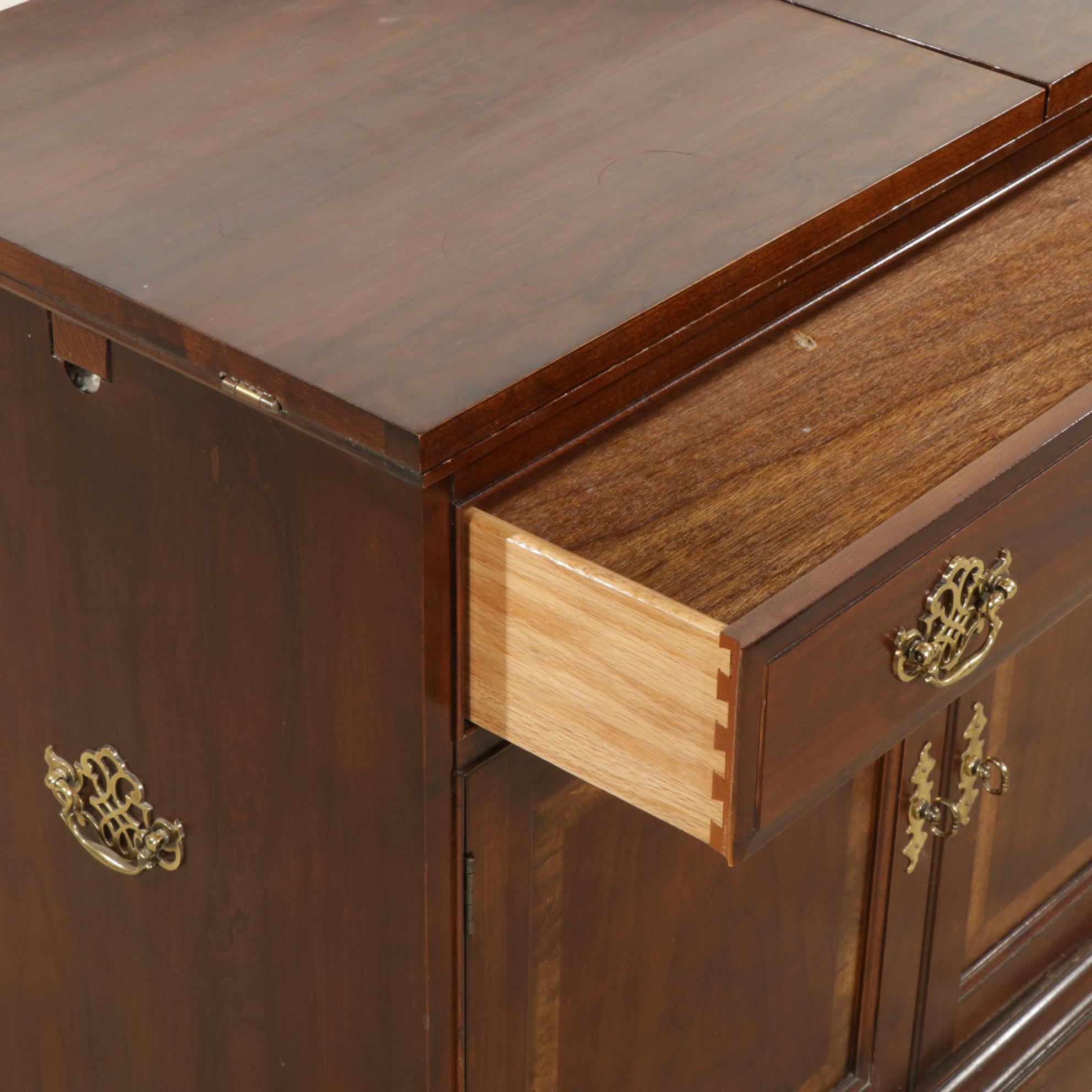 Pennsylvania House Chippendale Style Flip-Top Server, Late 20th Century