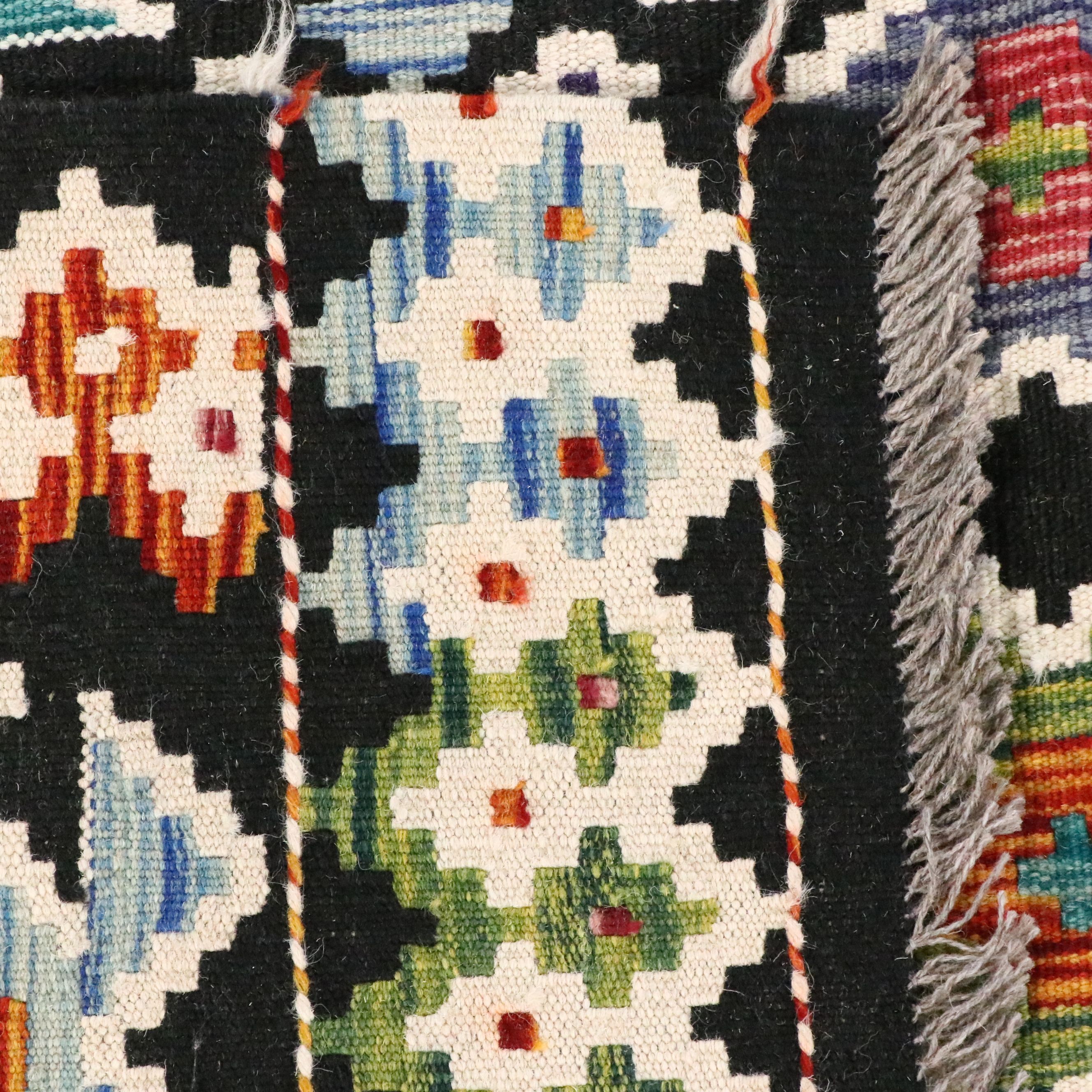 5'11 x 8'6 Handwoven Pakistani Kilim Area Rug