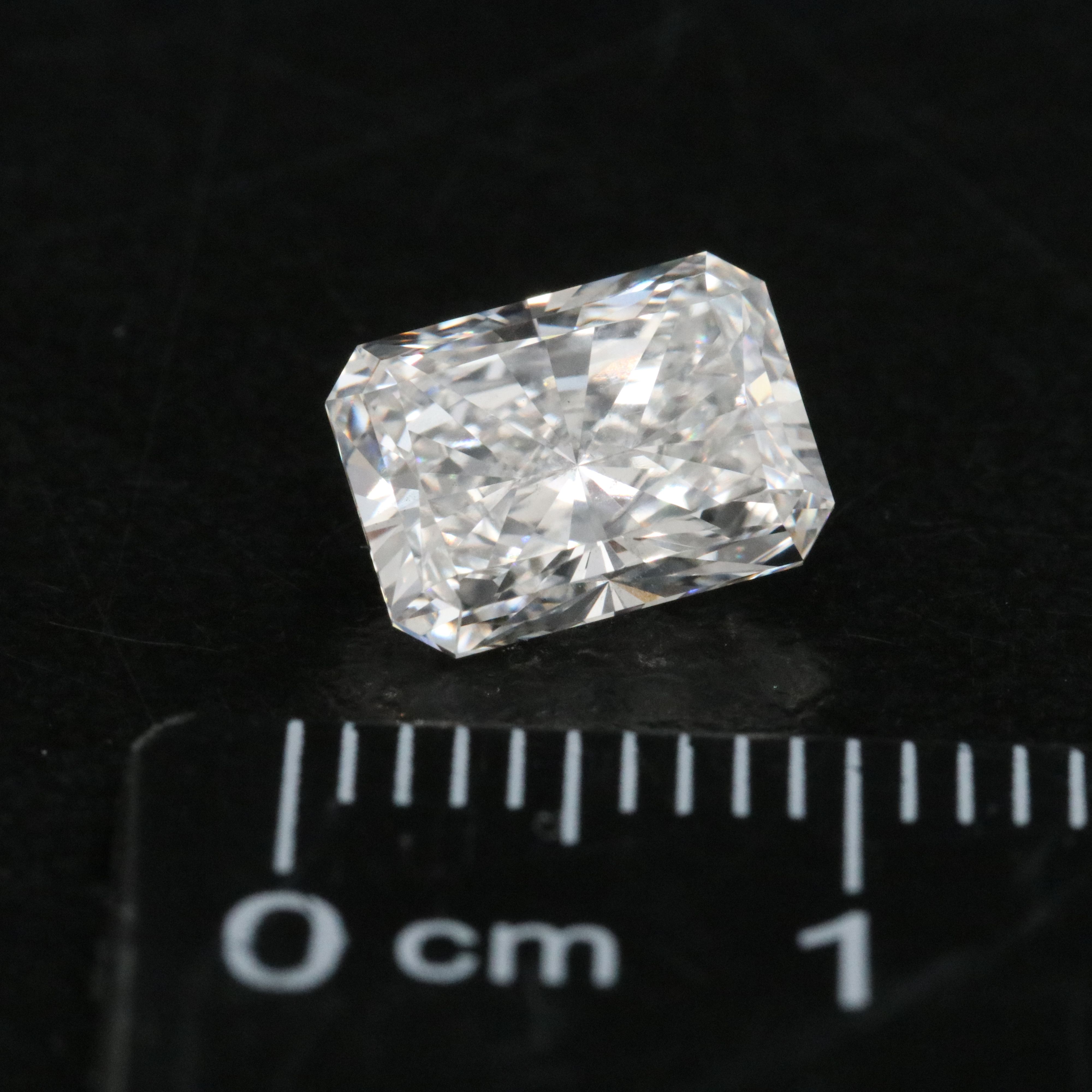 Loose 1.90 CT Lab Grown Diamond with IGI Report