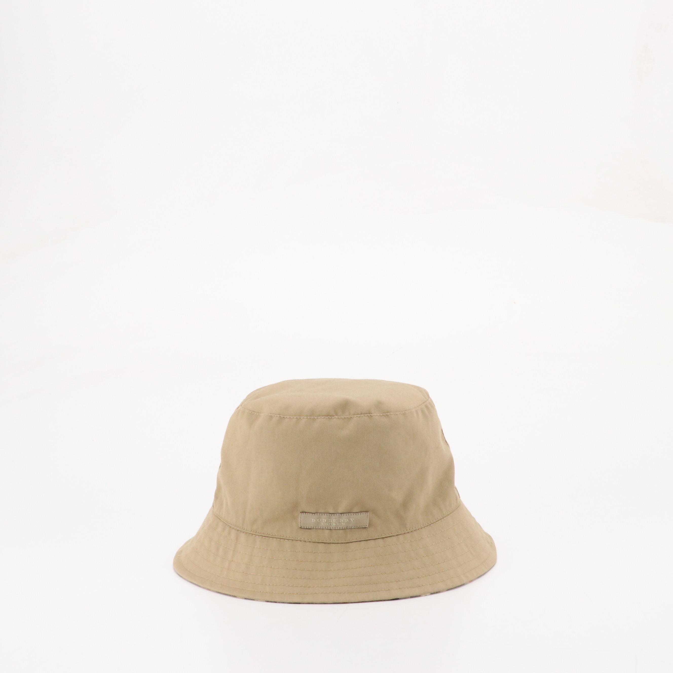Burberry Reversible Bucket Hat in Beige/Nova Check