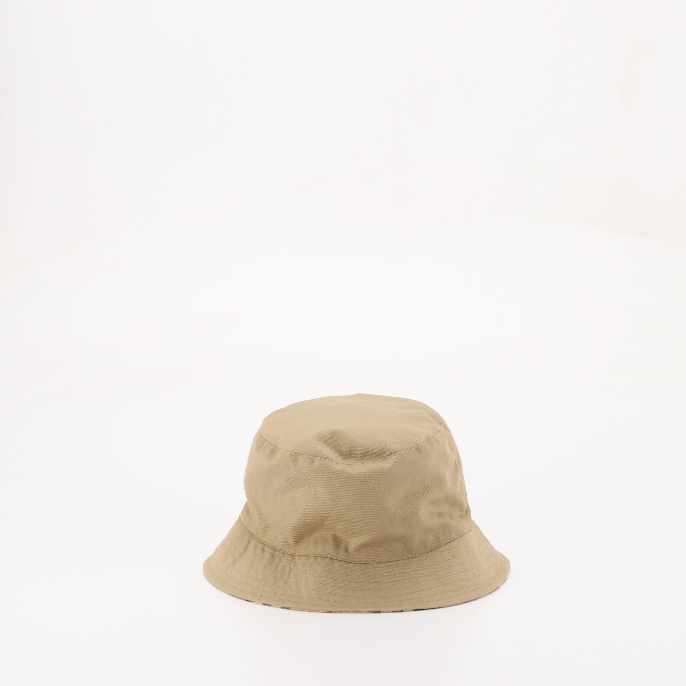 Burberry Reversible Bucket Hat in Beige/Nova Check