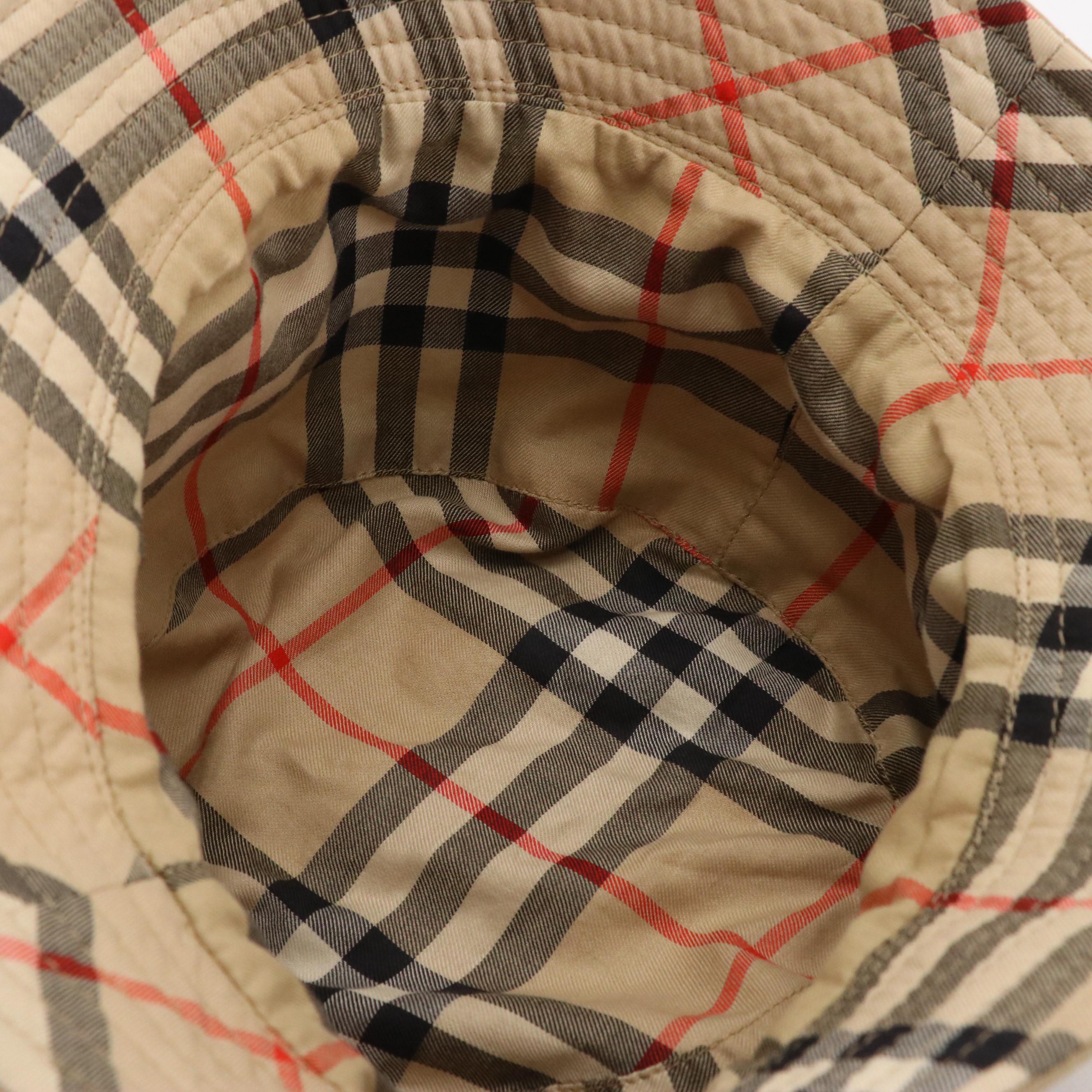 Burberry Reversible Bucket Hat in Beige/Nova Check