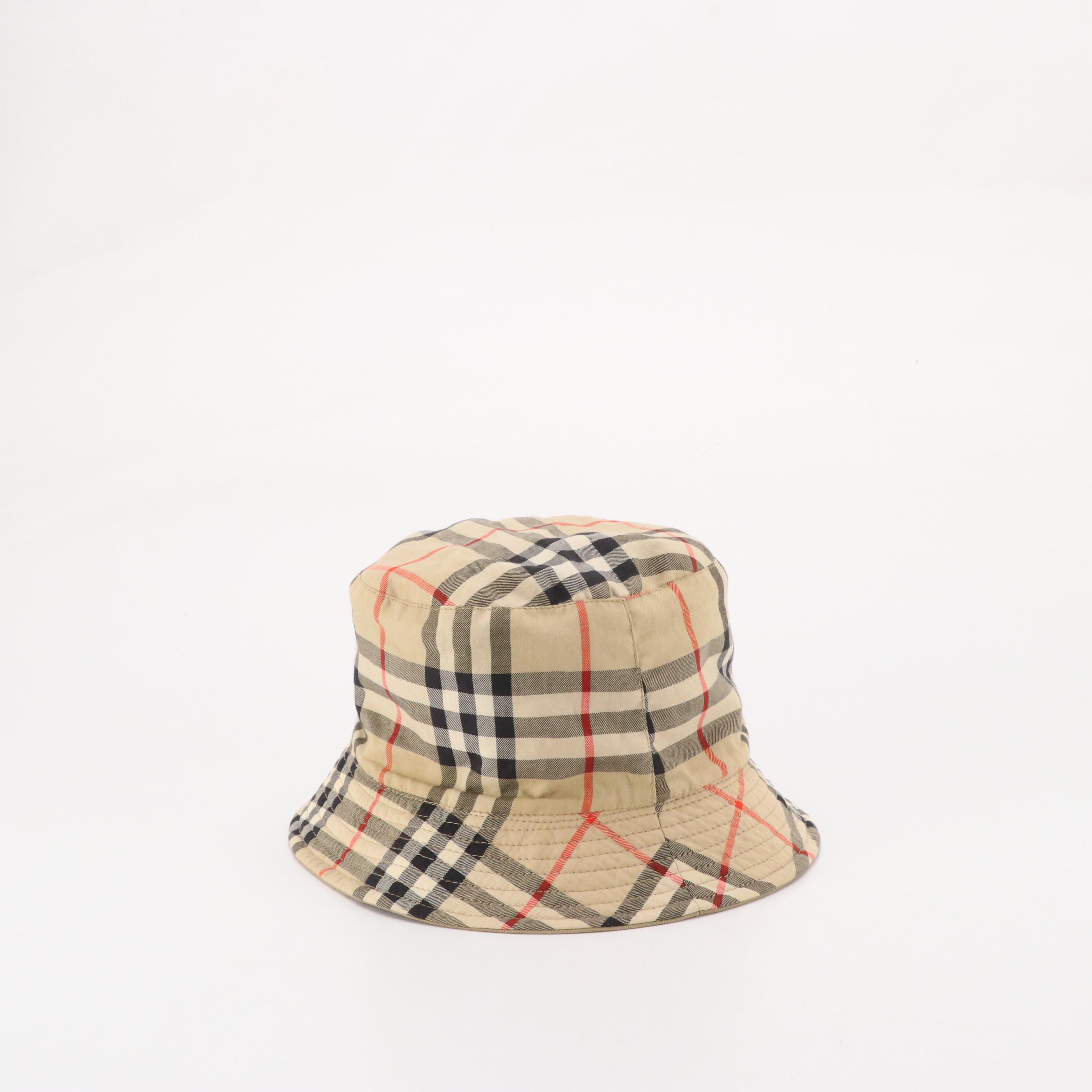Burberry Reversible Bucket Hat in Beige/Nova Check