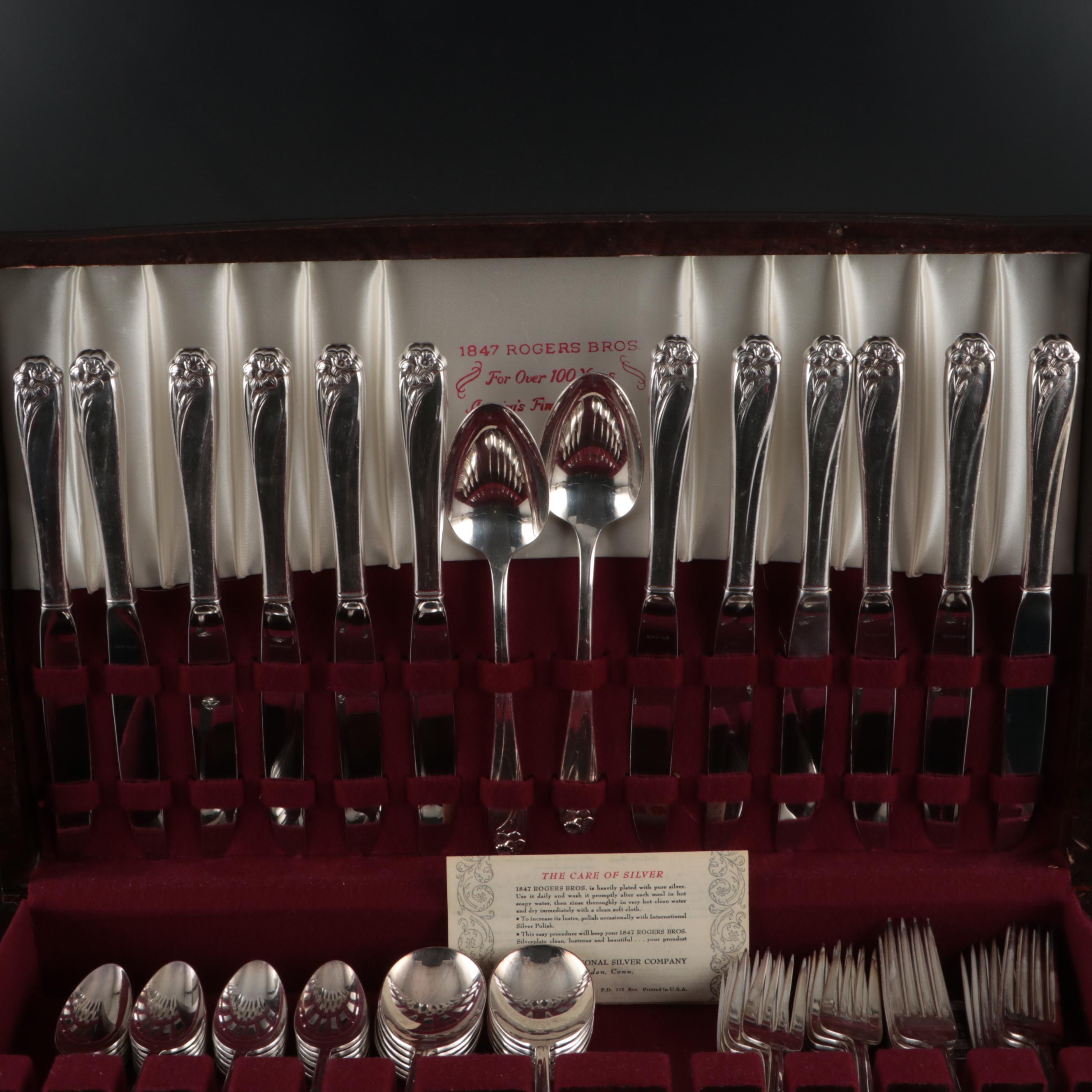 1847 Rodgers Bros. "Daffodil" Silver Plate Flatware in Chest, Mid to Late 20th C