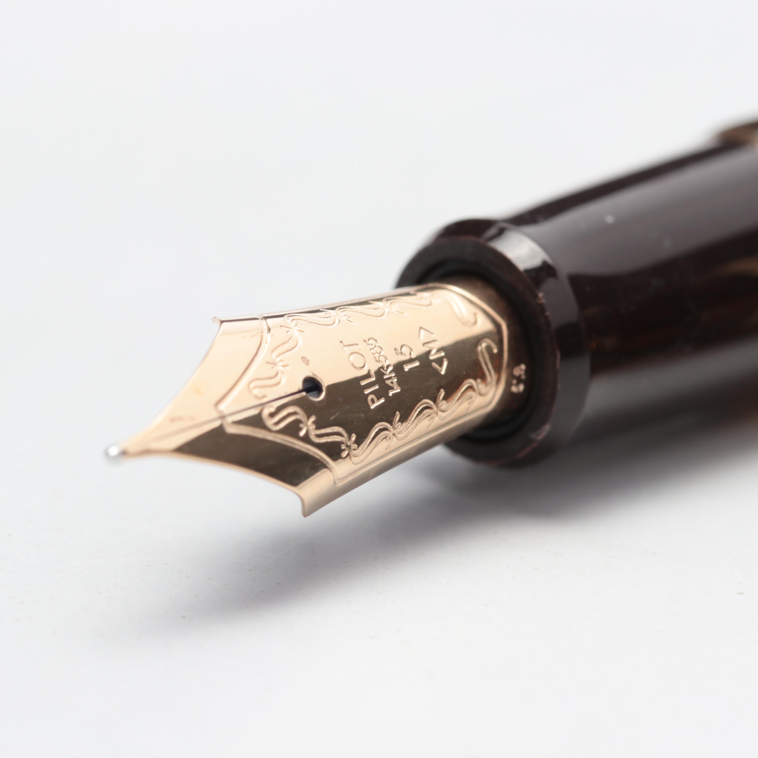 Pilot "Custom 823" Amber Brown Fountain Pen