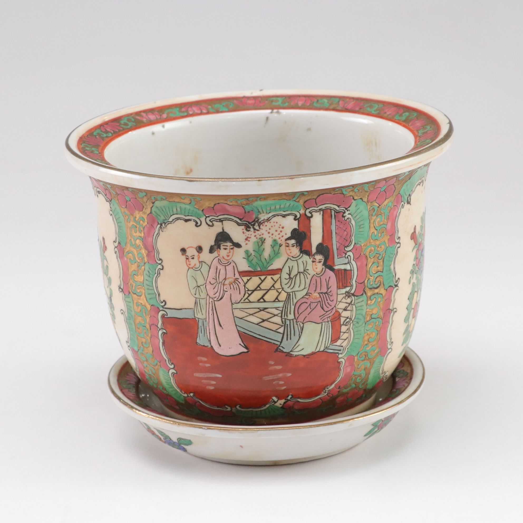 Chinese Rose Medallion Hand-Painted Pair of Cachepot Planters with Underplates