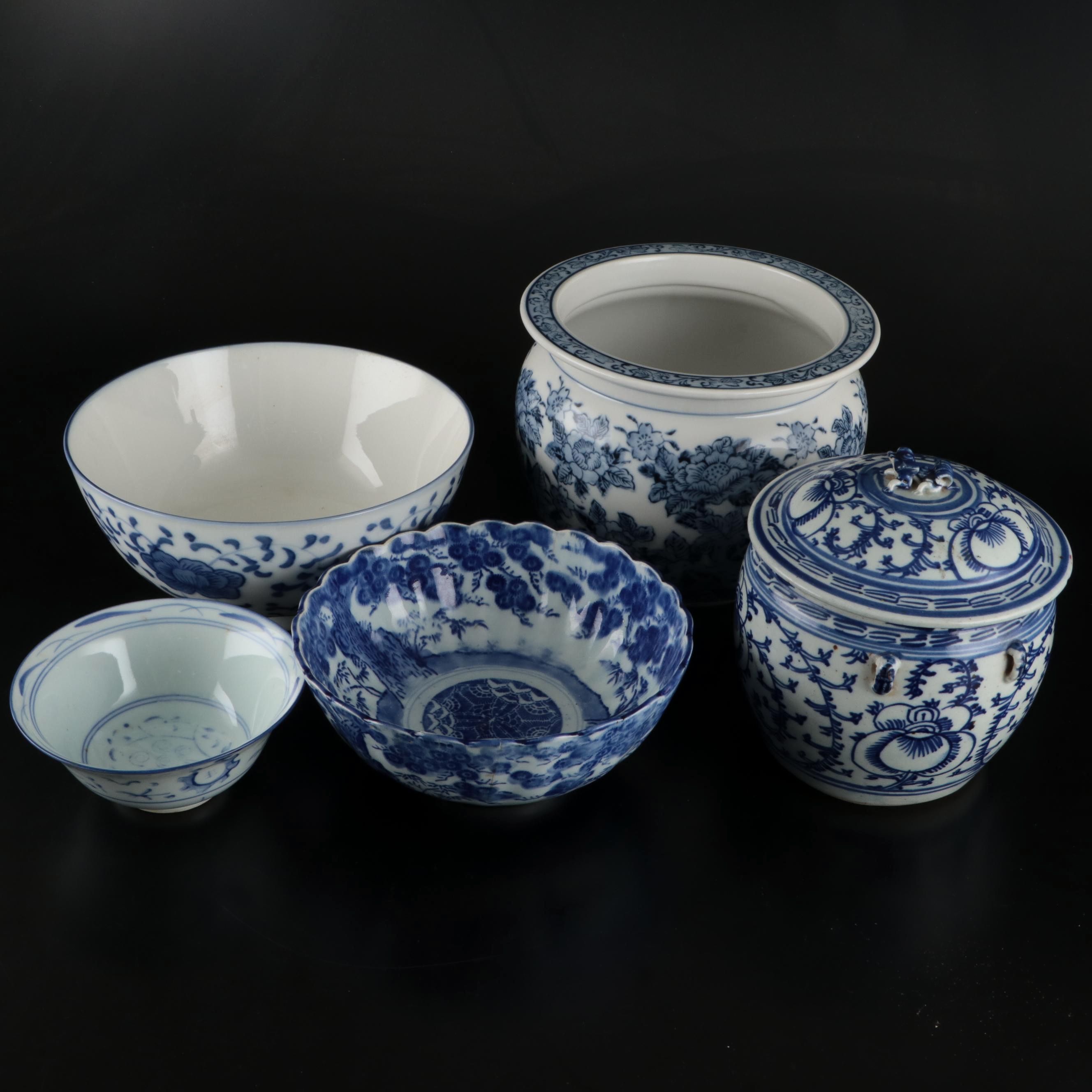 Chinese Blue and White Porcelain Bowls and Lidded Jar