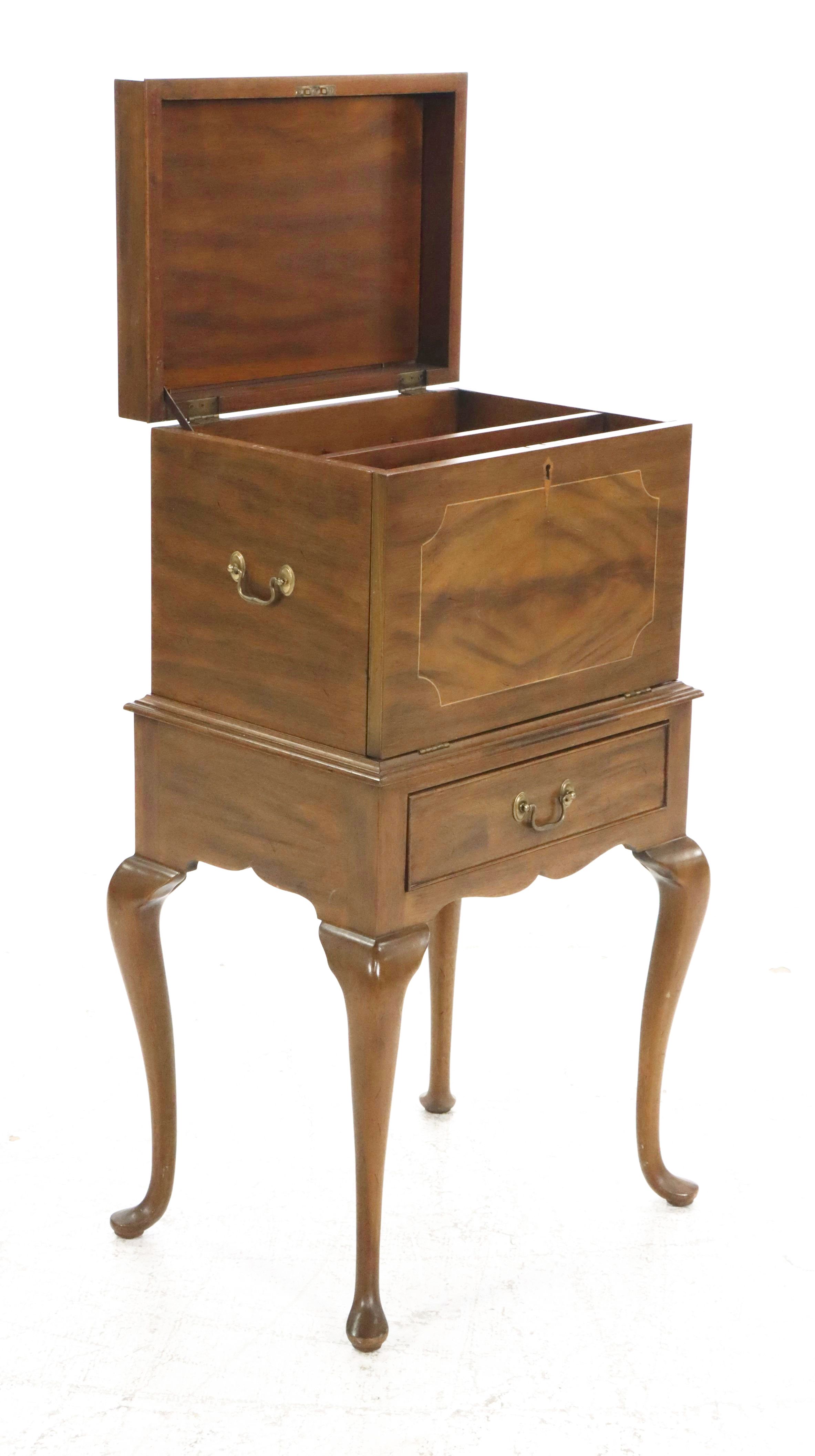 Henkel-Harris Mahogany Inlay Fall Cellarette