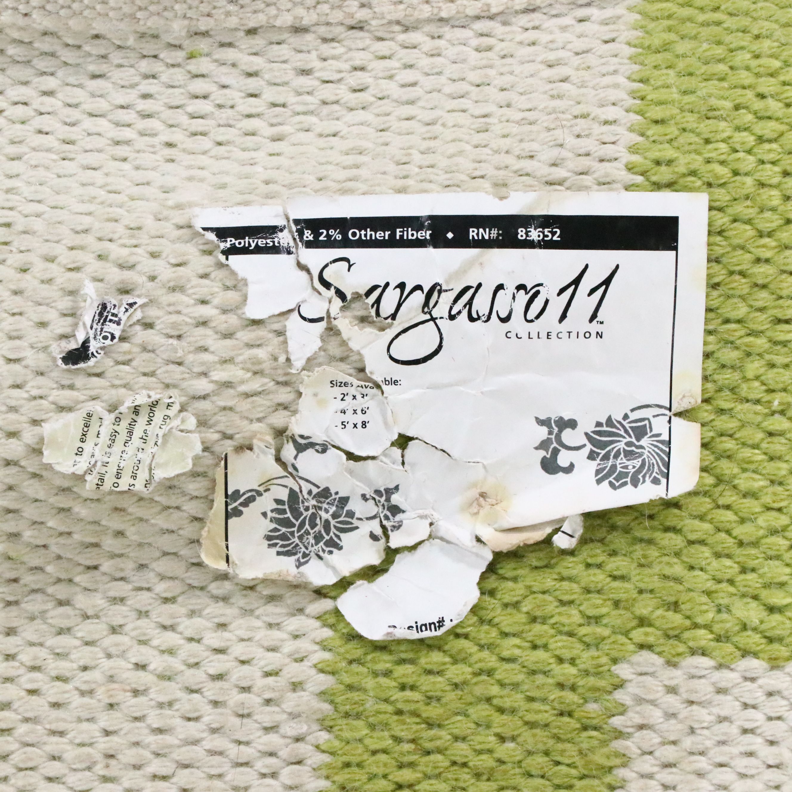 5'1 x 8'1 Handwoven Contemporary Green and White Area Rug