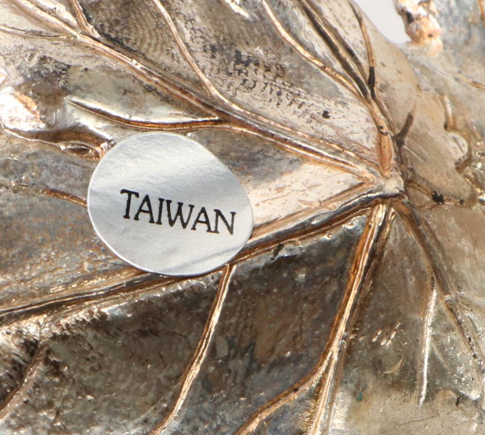 Vintage Homer Laughlin Christmas Plates with Other Holiday Table Decor