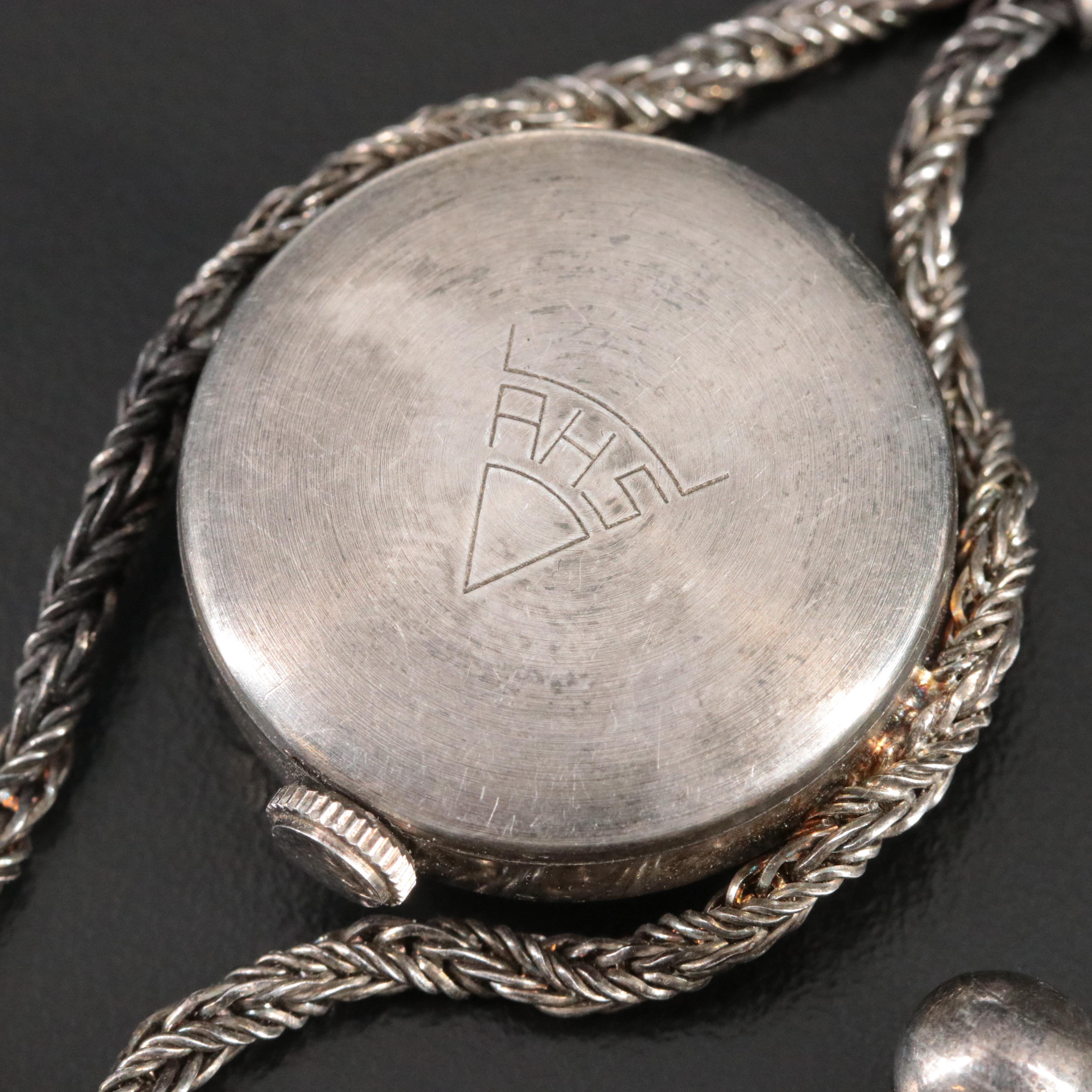 Anker 200 Pendant Watch