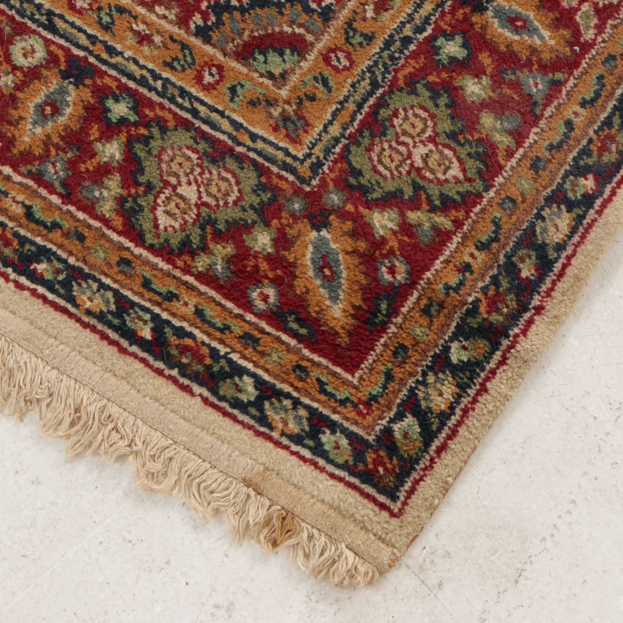 4'6 x 6'2 Machine Made Madras Persian Style Area Rug