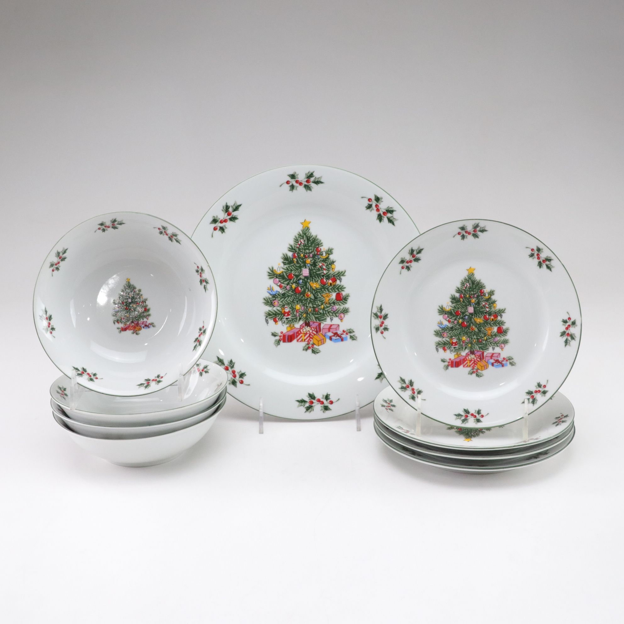 Gibson "Noel Morning" Christmas Dinnerware Set for Five with Extras