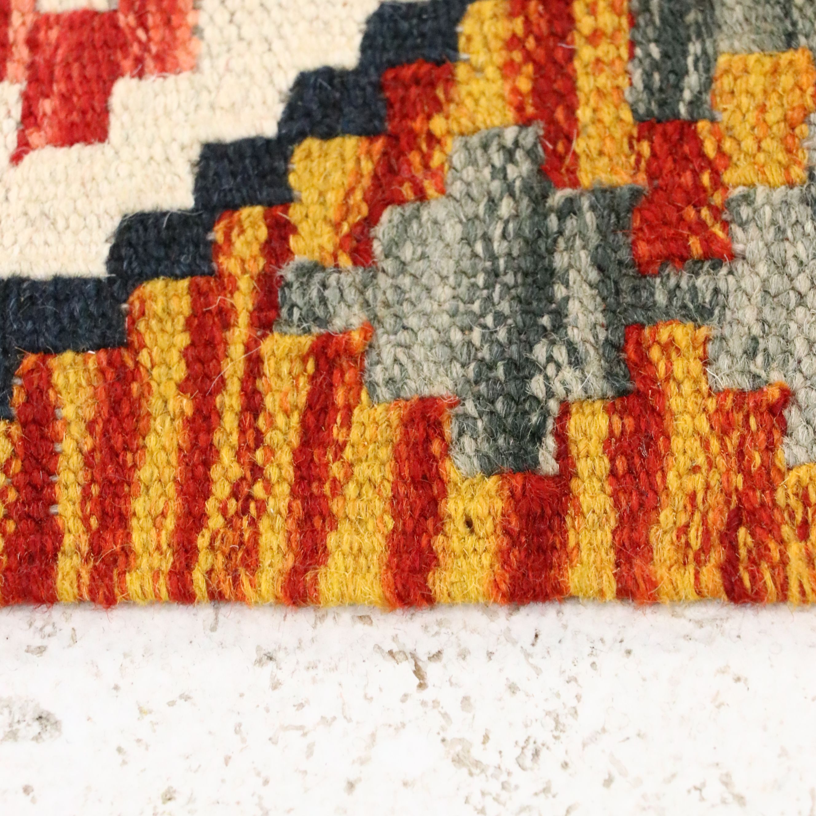 5'9 x 8'5 Handwoven Pakistani Kilim Area Rug