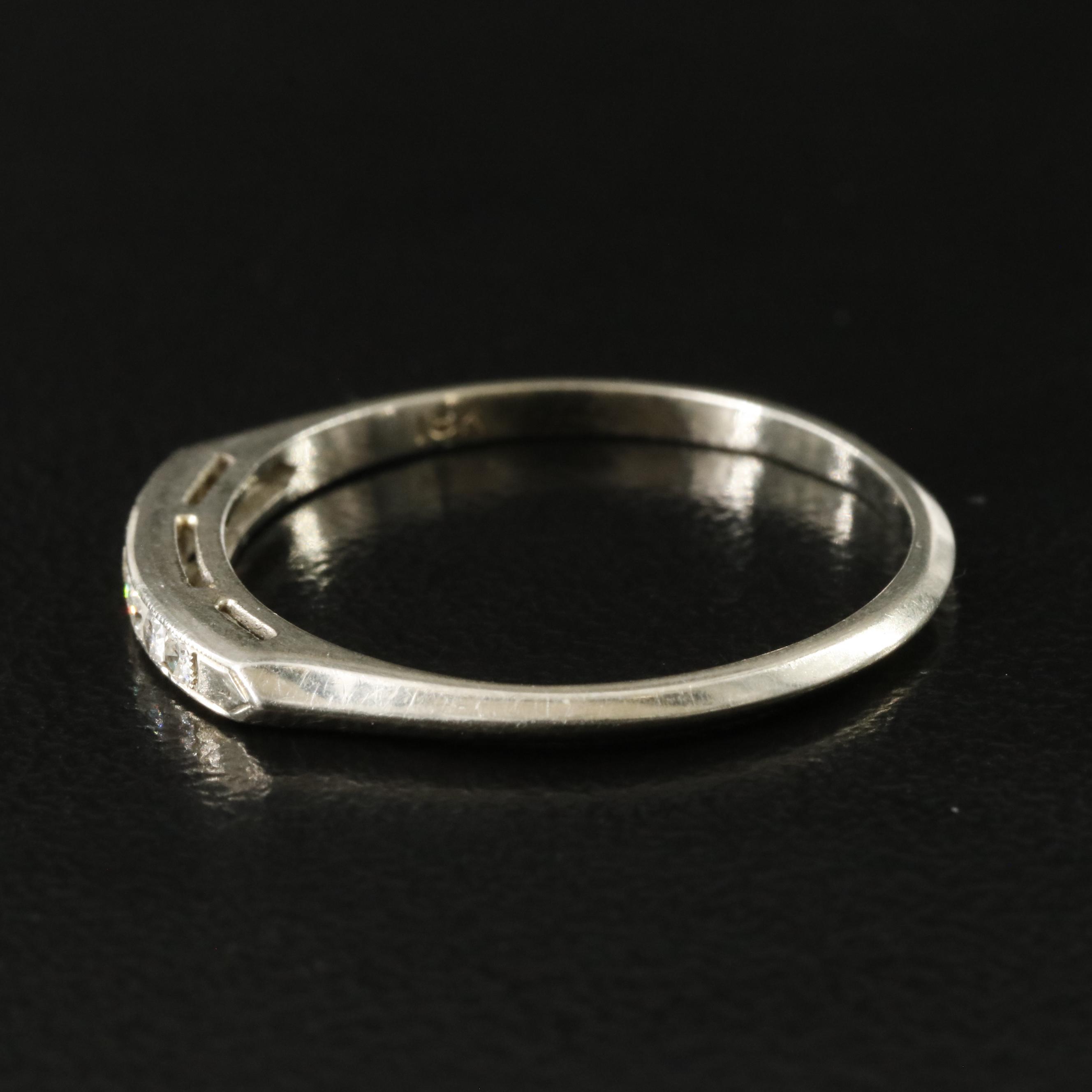 18K 0.09 CTW Diamond Ring