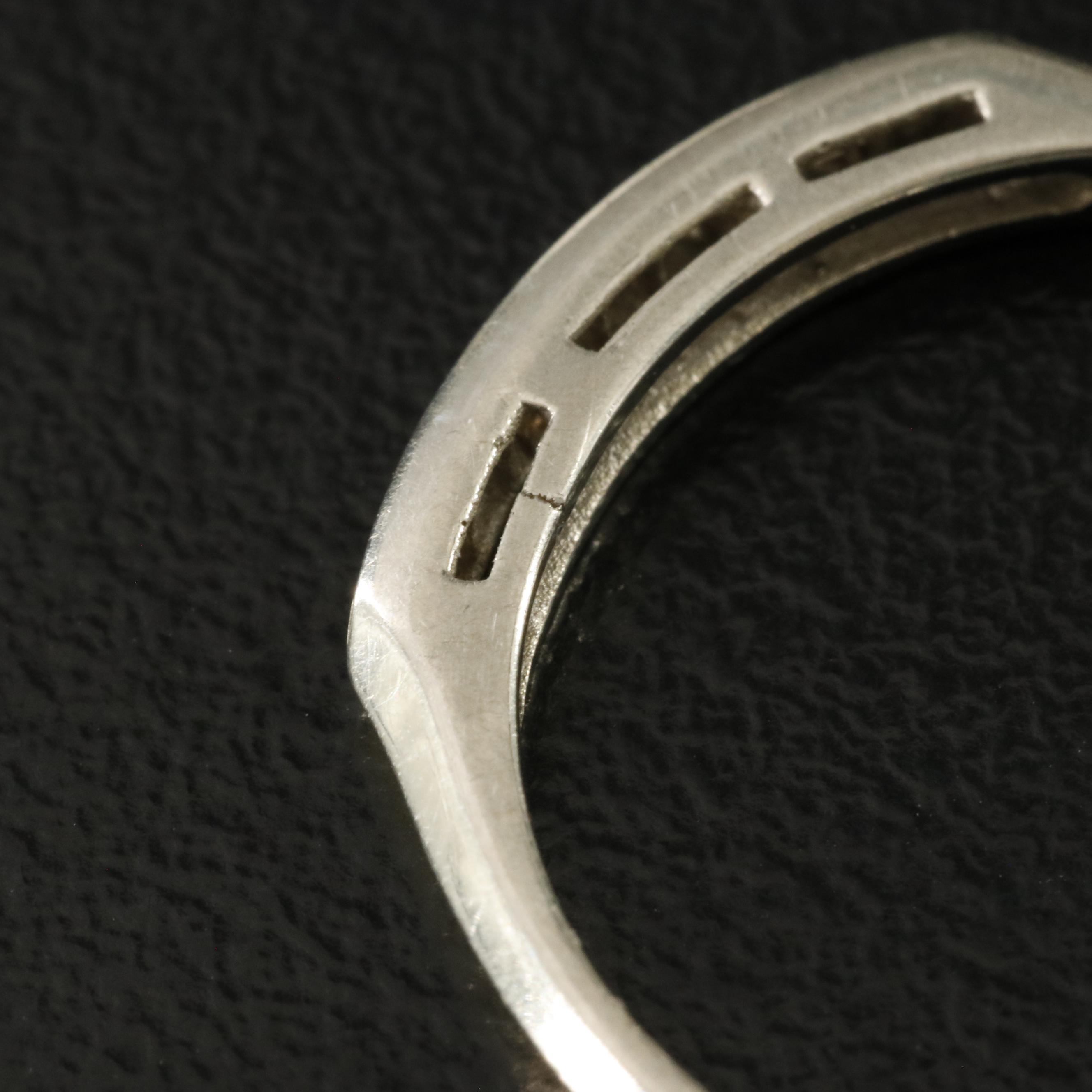 18K 0.09 CTW Diamond Ring