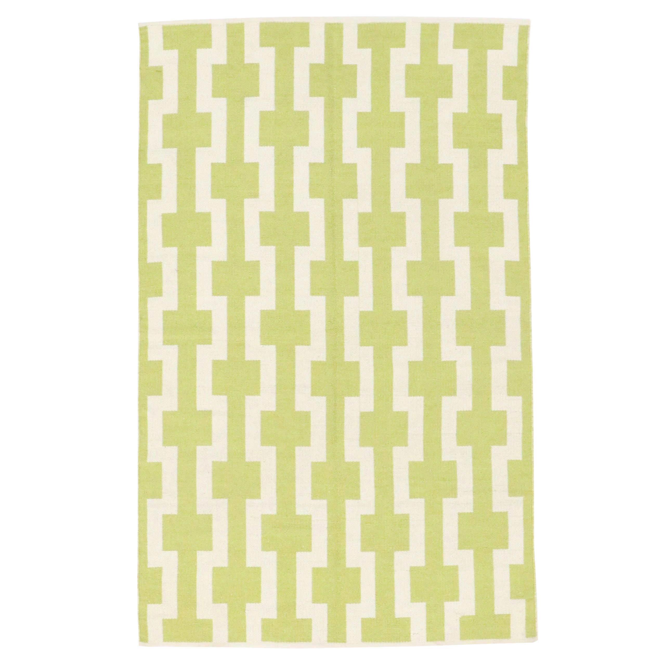 5'1 x 8'1 Handwoven Contemporary Green and White Area Rug