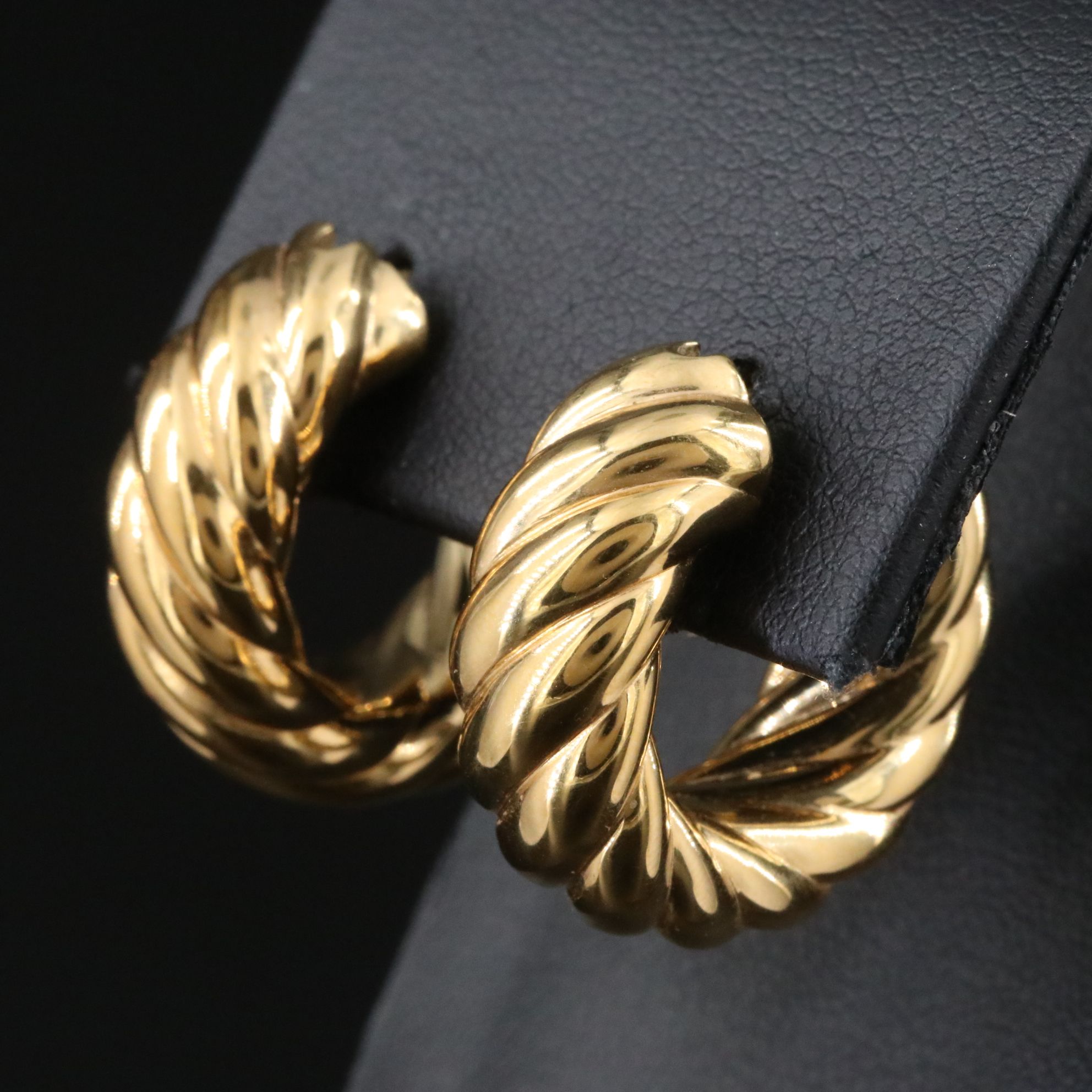 David Yurman 18K Sculpted Cable Hoop Earrings