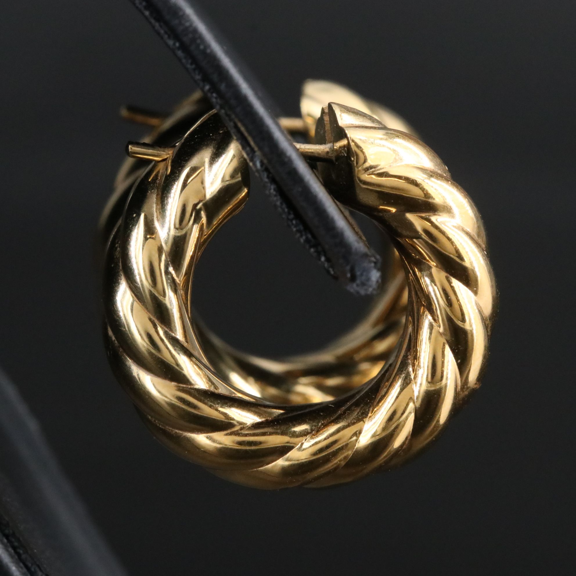 David Yurman 18K Sculpted Cable Hoop Earrings