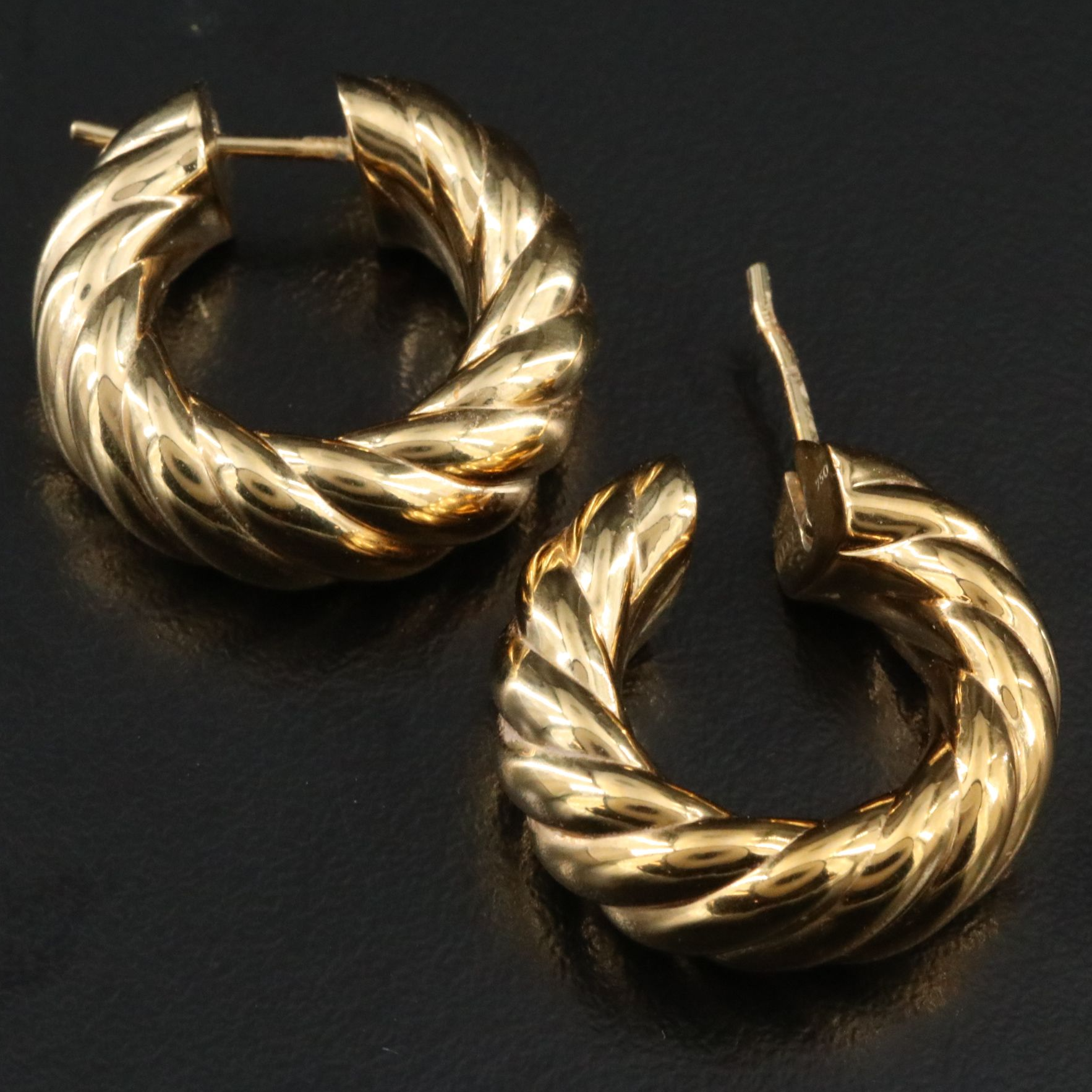David Yurman 18K Sculpted Cable Hoop Earrings