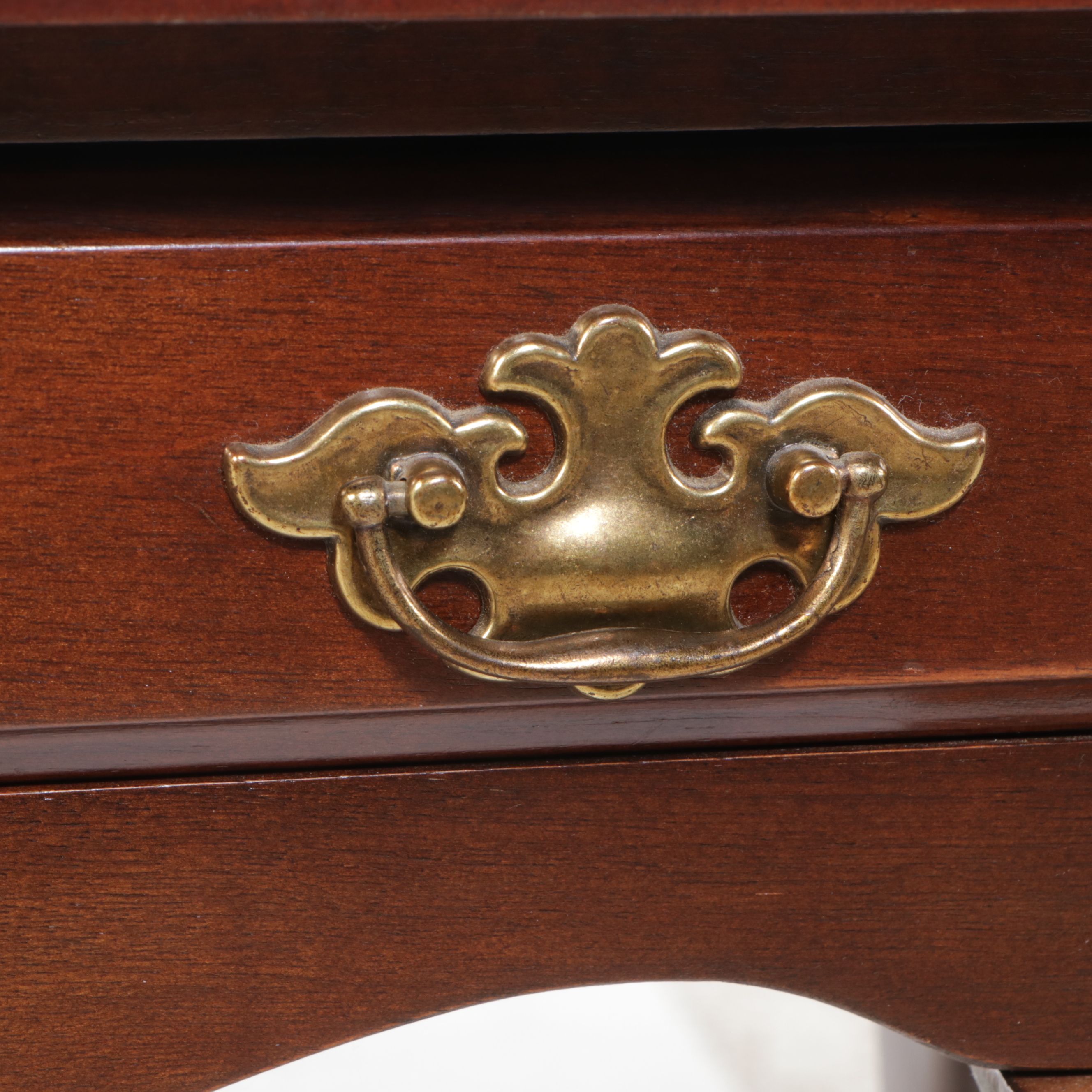 The Bombay Company Mahogany Finish Queen Anne Style Console Table