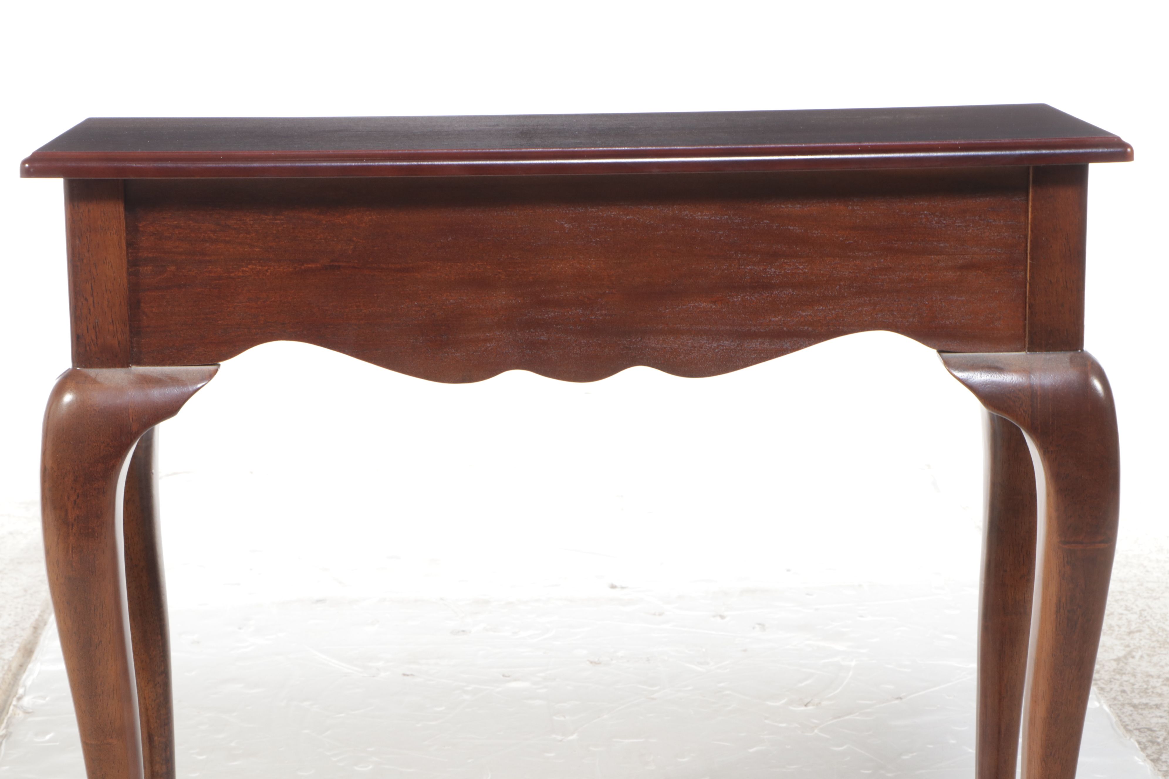The Bombay Company Mahogany Finish Queen Anne Style Console Table