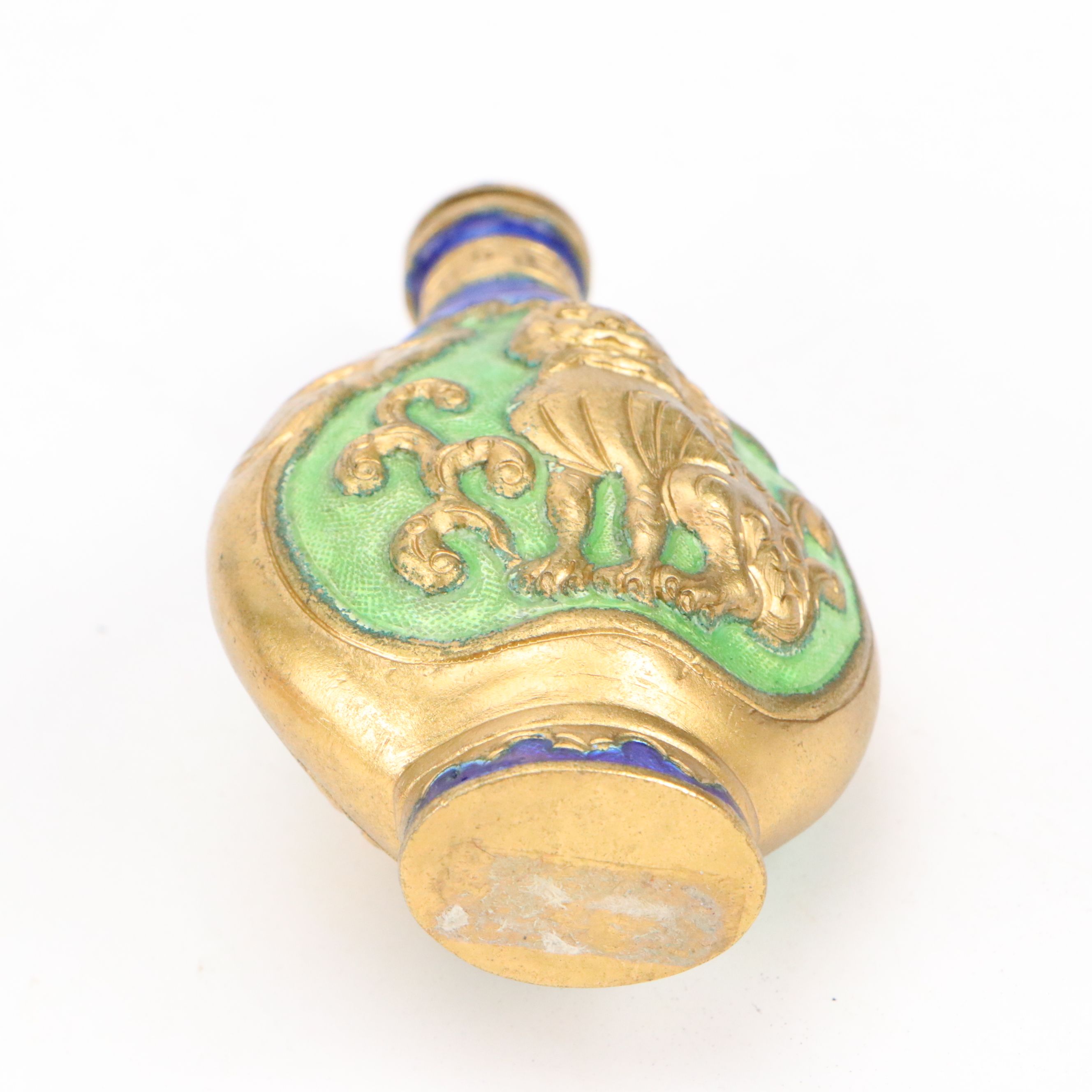 Chinese Case Glass, Metal Wirework and Enameled Snuff Bottles