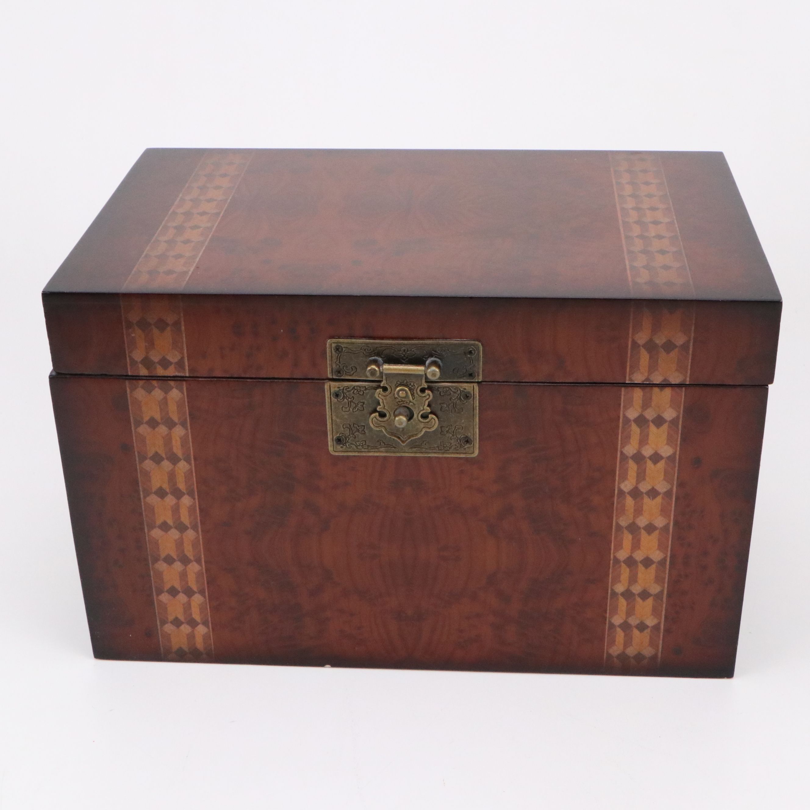 Victorian Style Flying Pendulum Clock with Other Boxes and Decor