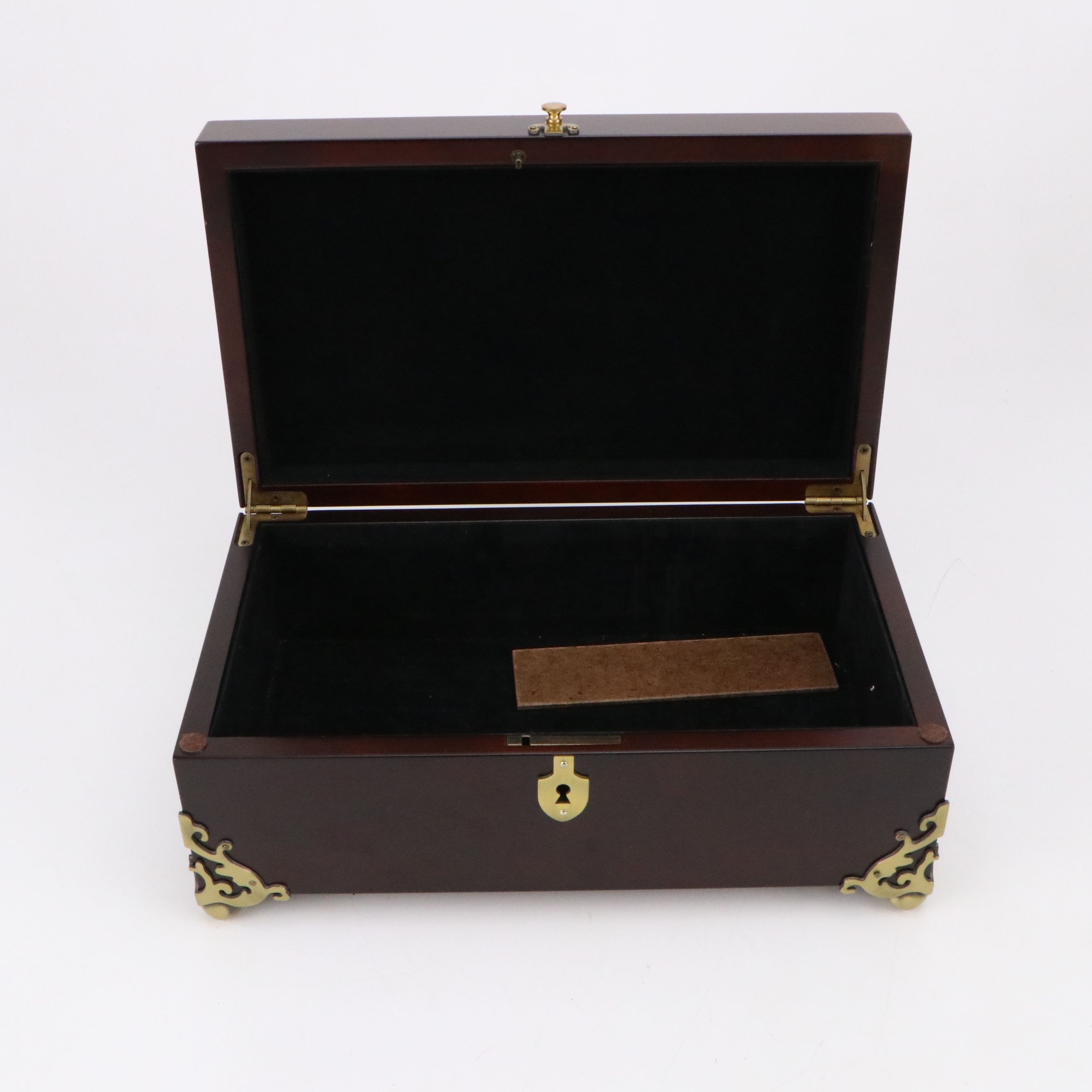 Victorian Style Flying Pendulum Clock with Other Boxes and Decor