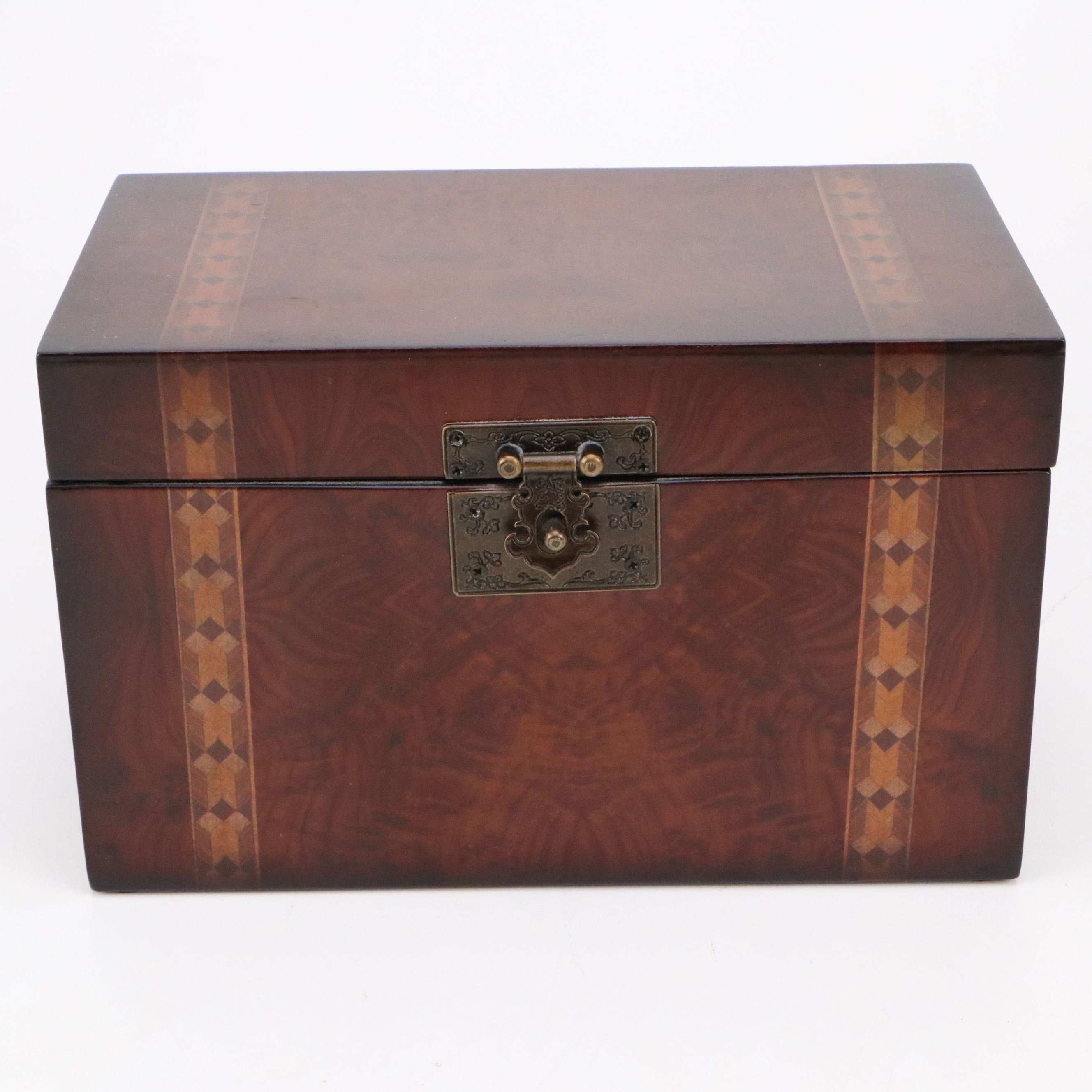 Victorian Style Flying Pendulum Clock with Other Boxes and Decor