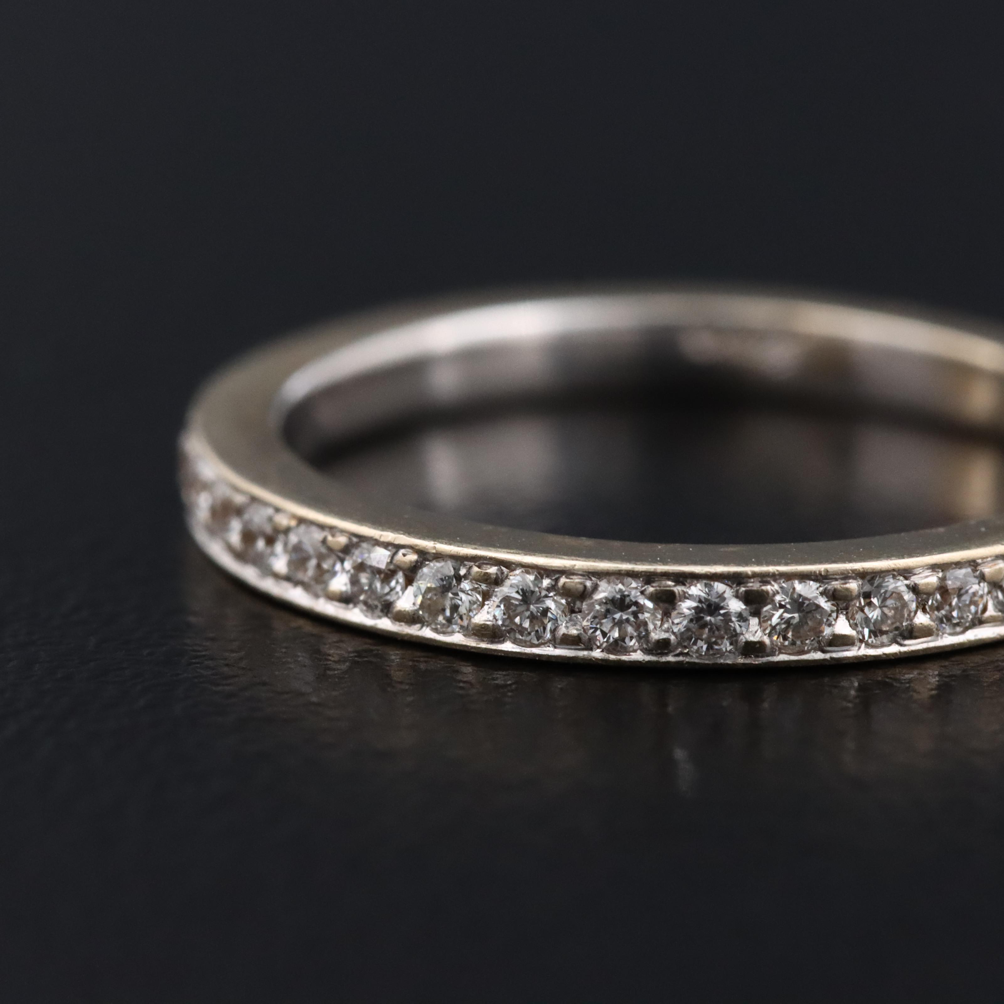 18K 0.25 CTW Diamond Band