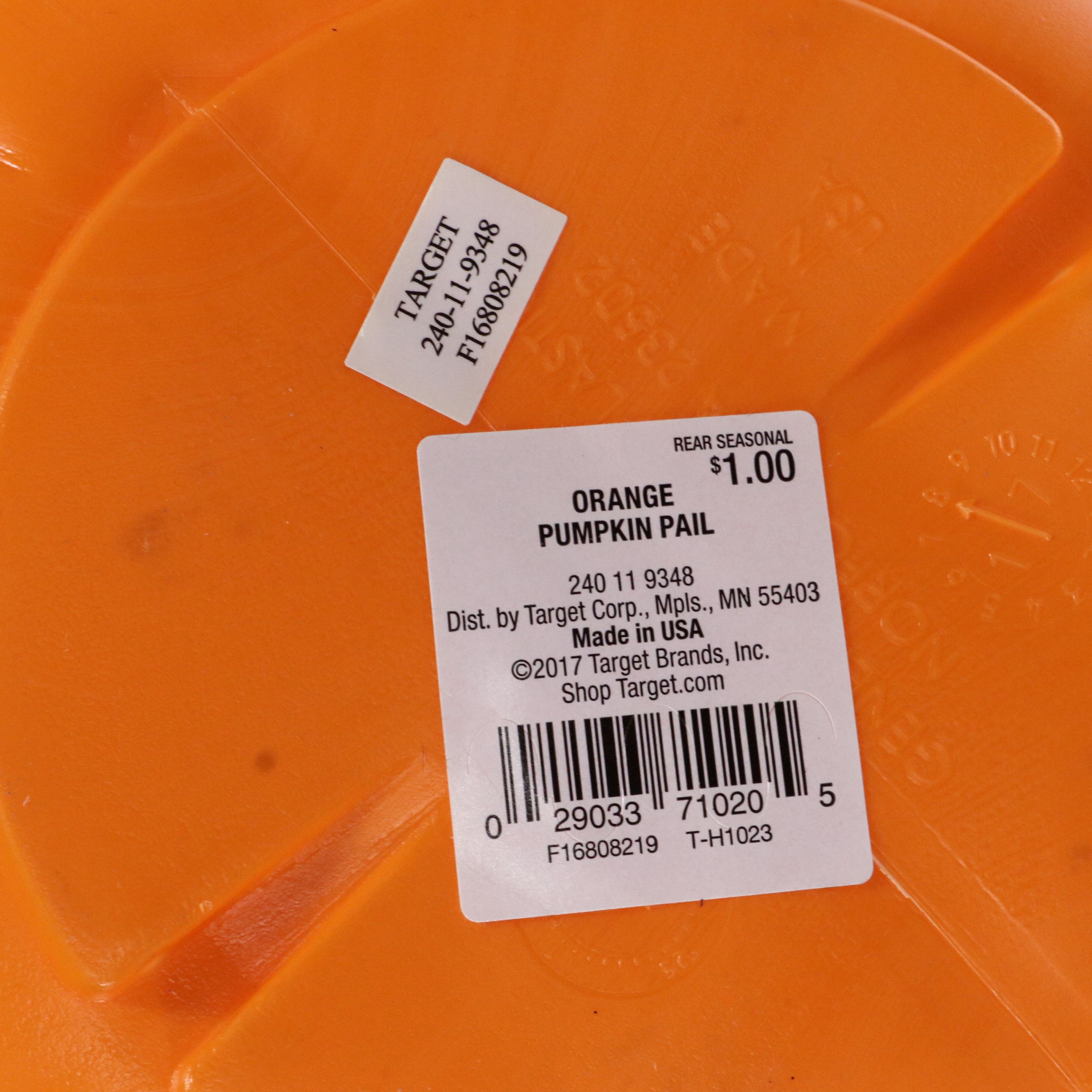 Direct International "Happy Halloween" Sign with More Halloween Décor