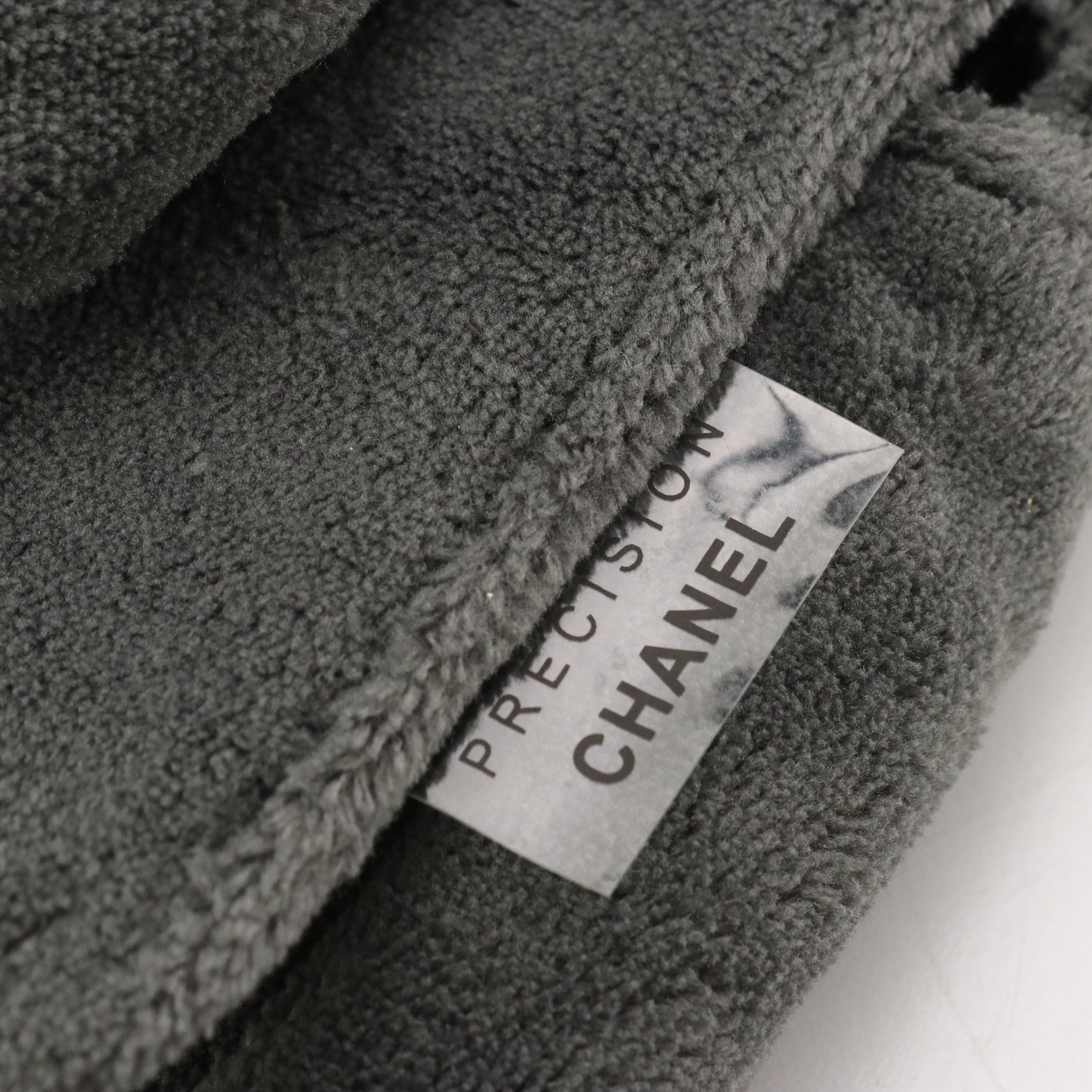 Chanel Makeup Précision Promotional CC Front Flap Crossbody Bag in Fuzzy Gray