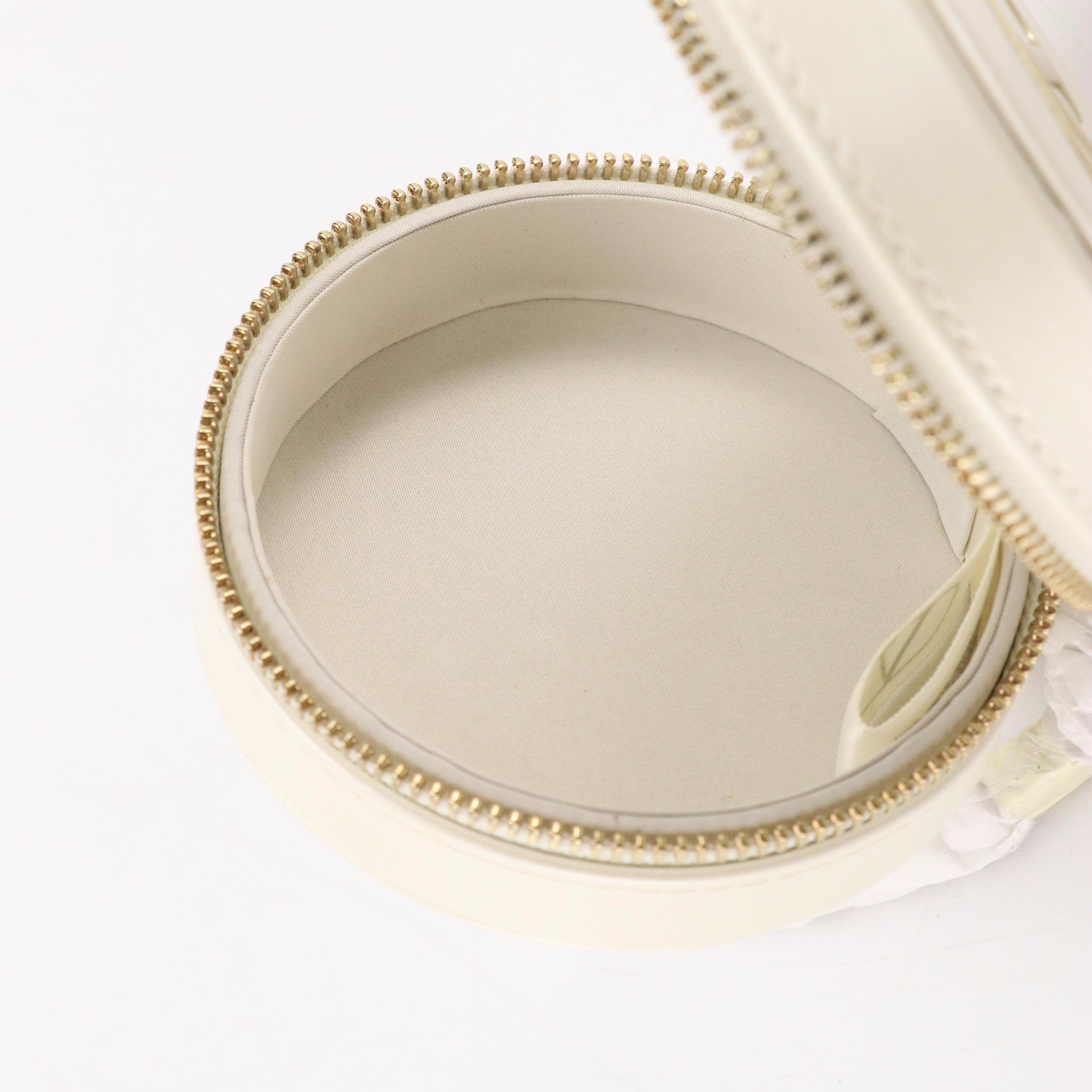 Valentino Beauty Promotional Go-Cushion Mini Round Zip Case