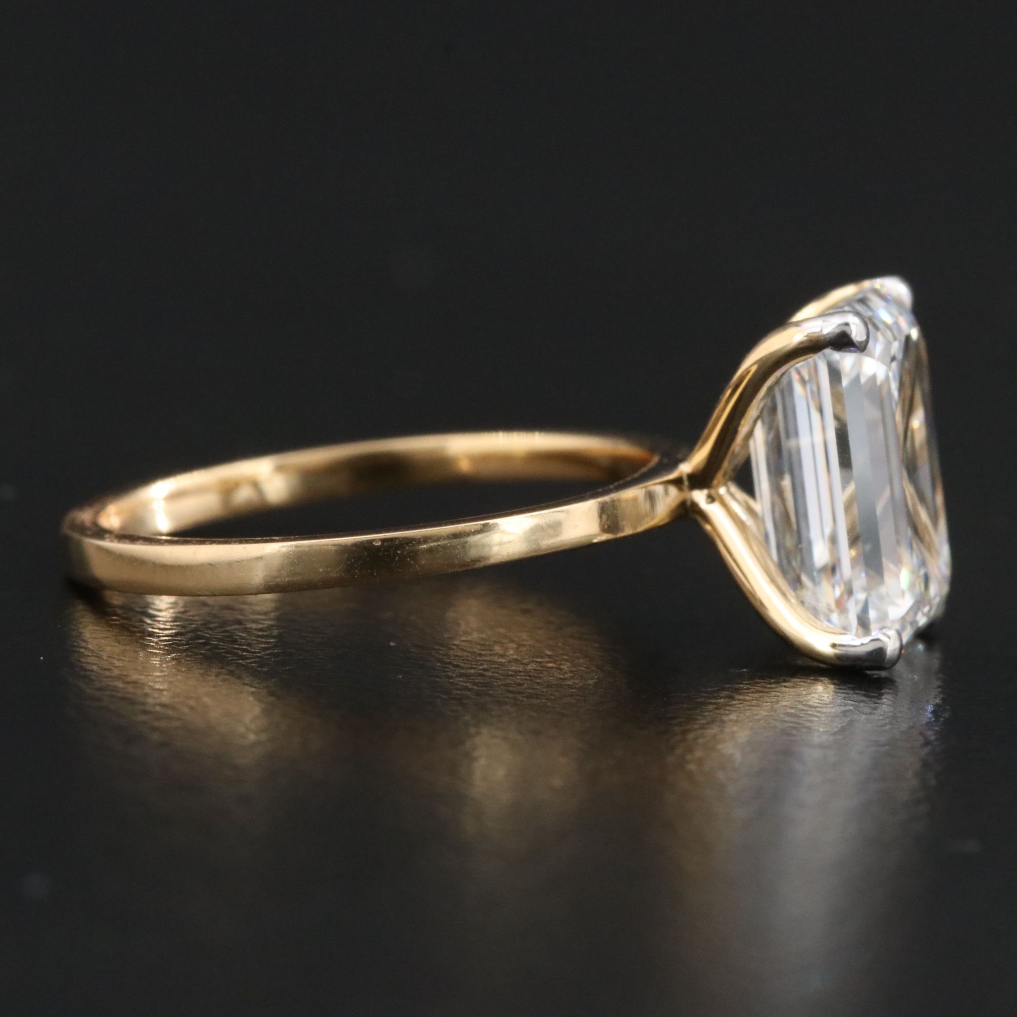 18K 4.08 CT Lab Grown Diamond Solitaire Ring with IGI Report