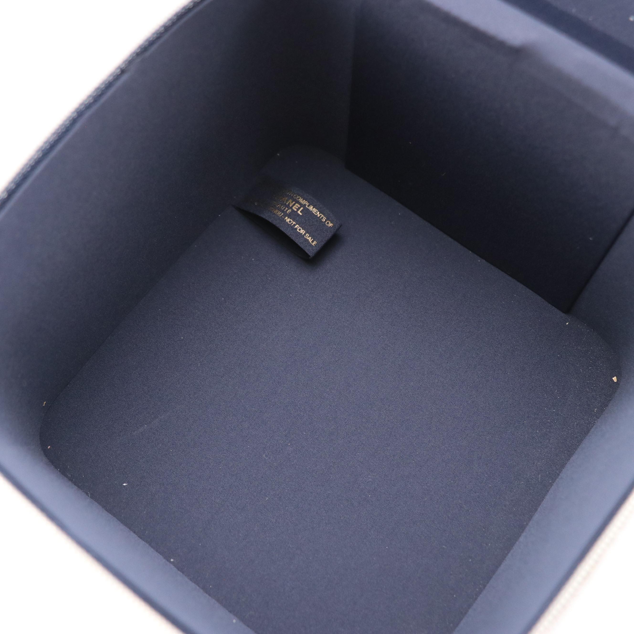 Chanel Beauté Promotional Zip Top Cube Case in Metallic Fleck Textile with Box