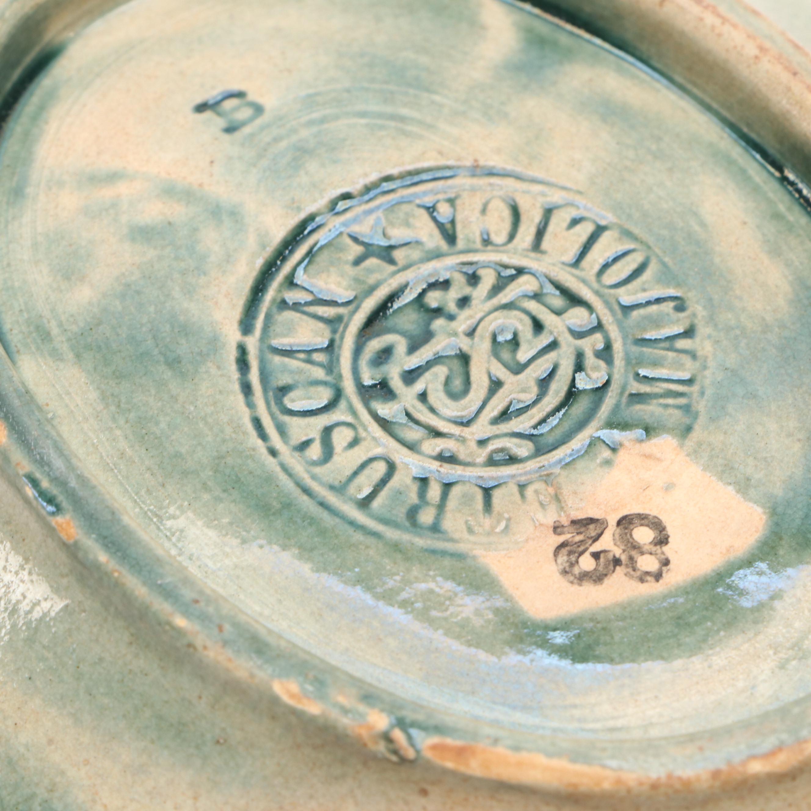 Griffen, Smith & Hill Etruscan Majolica Leaf Bowl with Crab Condiment Server