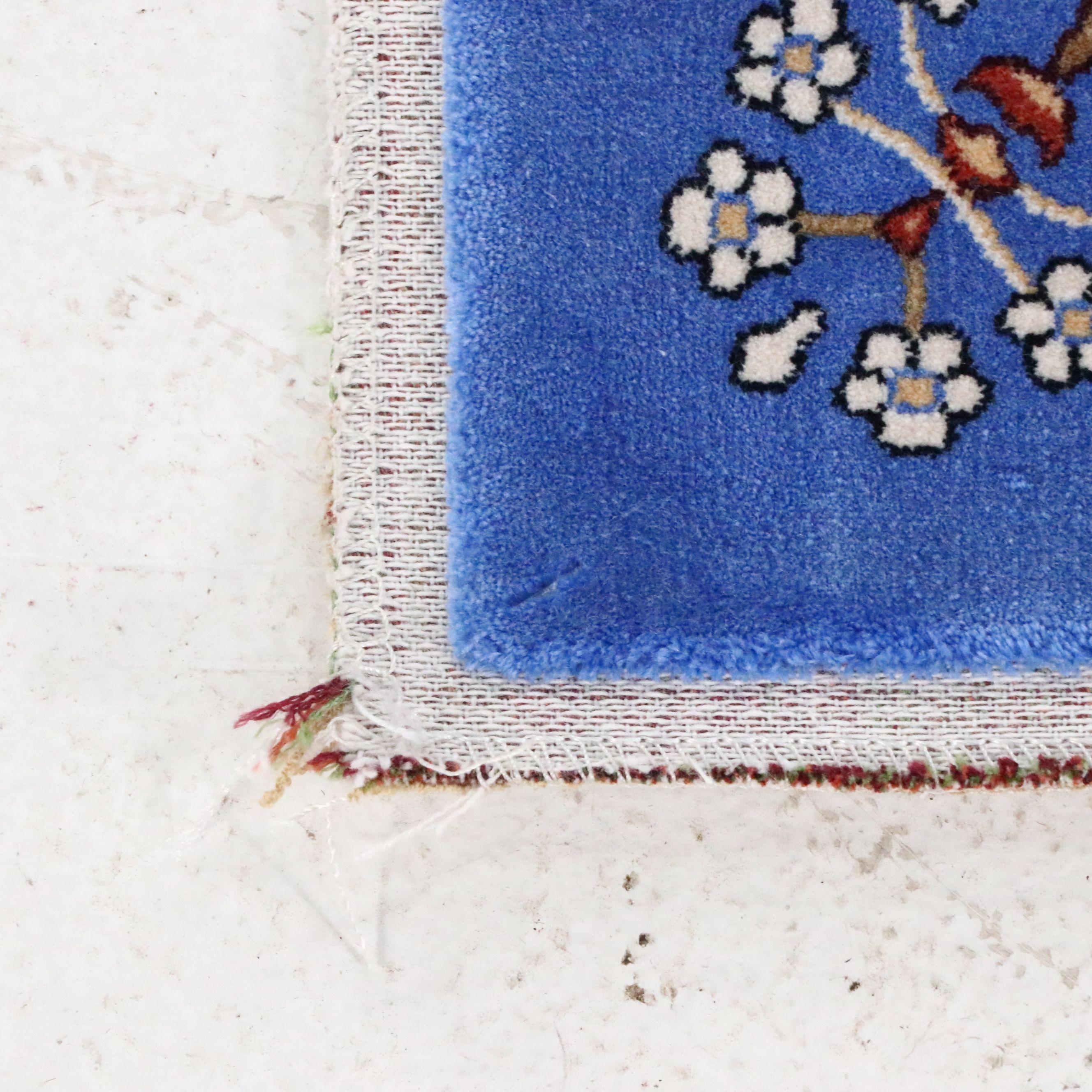 4' x 5'11 Machine Made Persian Style Pictorial Silk Area Rug