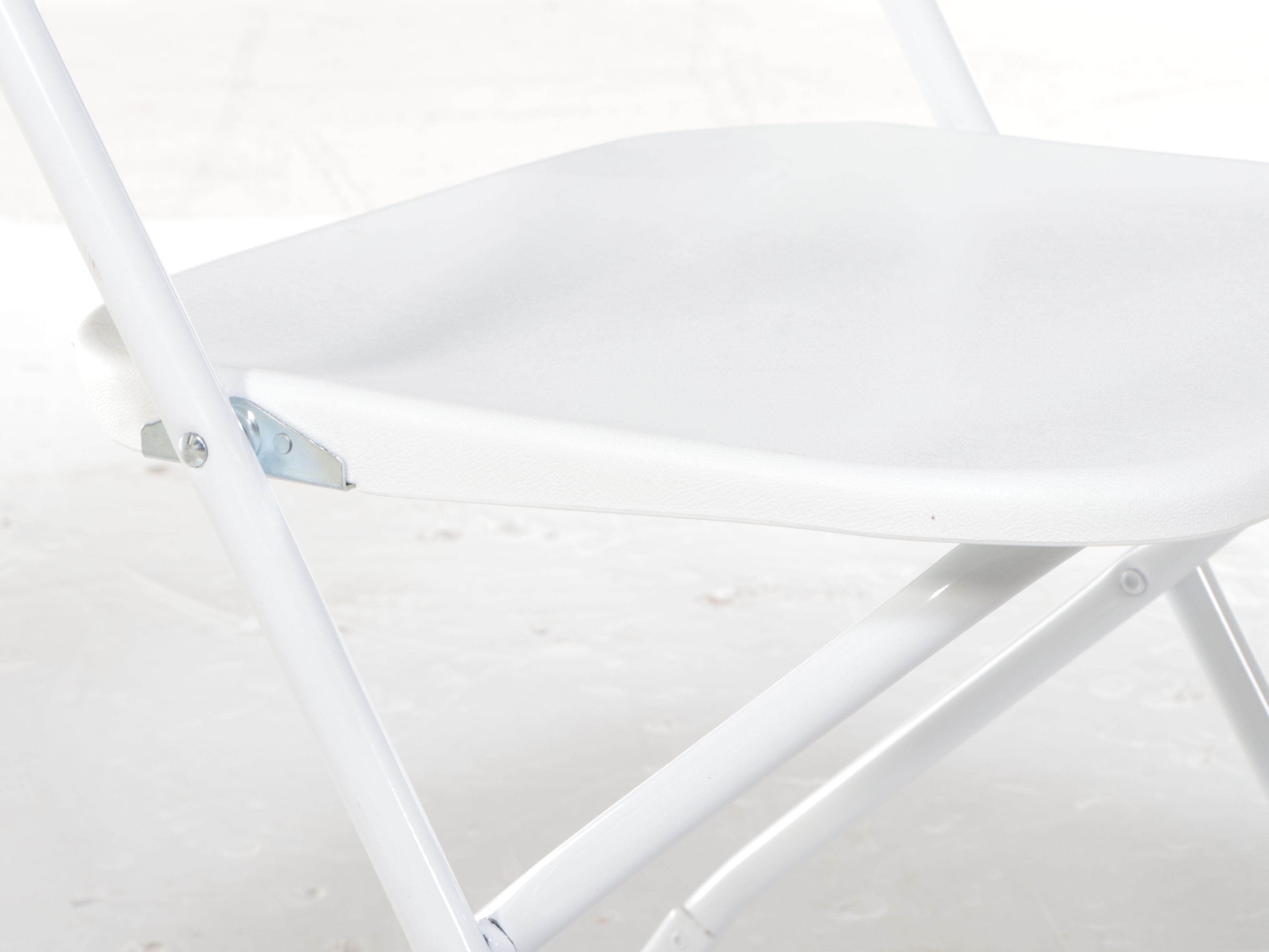 Lifetime Round Folding Plastic  Table with Six Folding Chairs