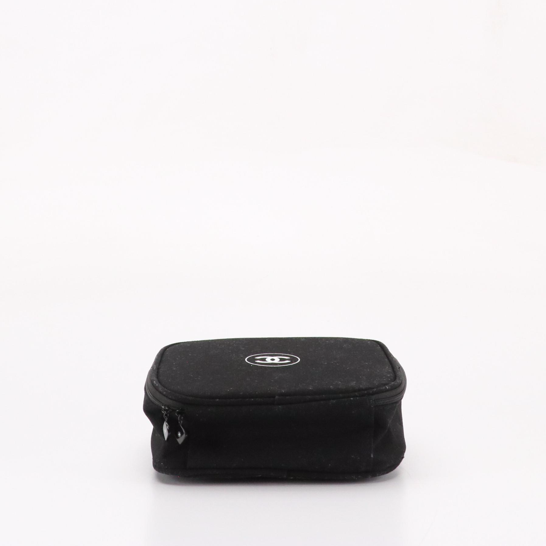 Chanel Beauté Promotional Zip Top Square Beauty Case