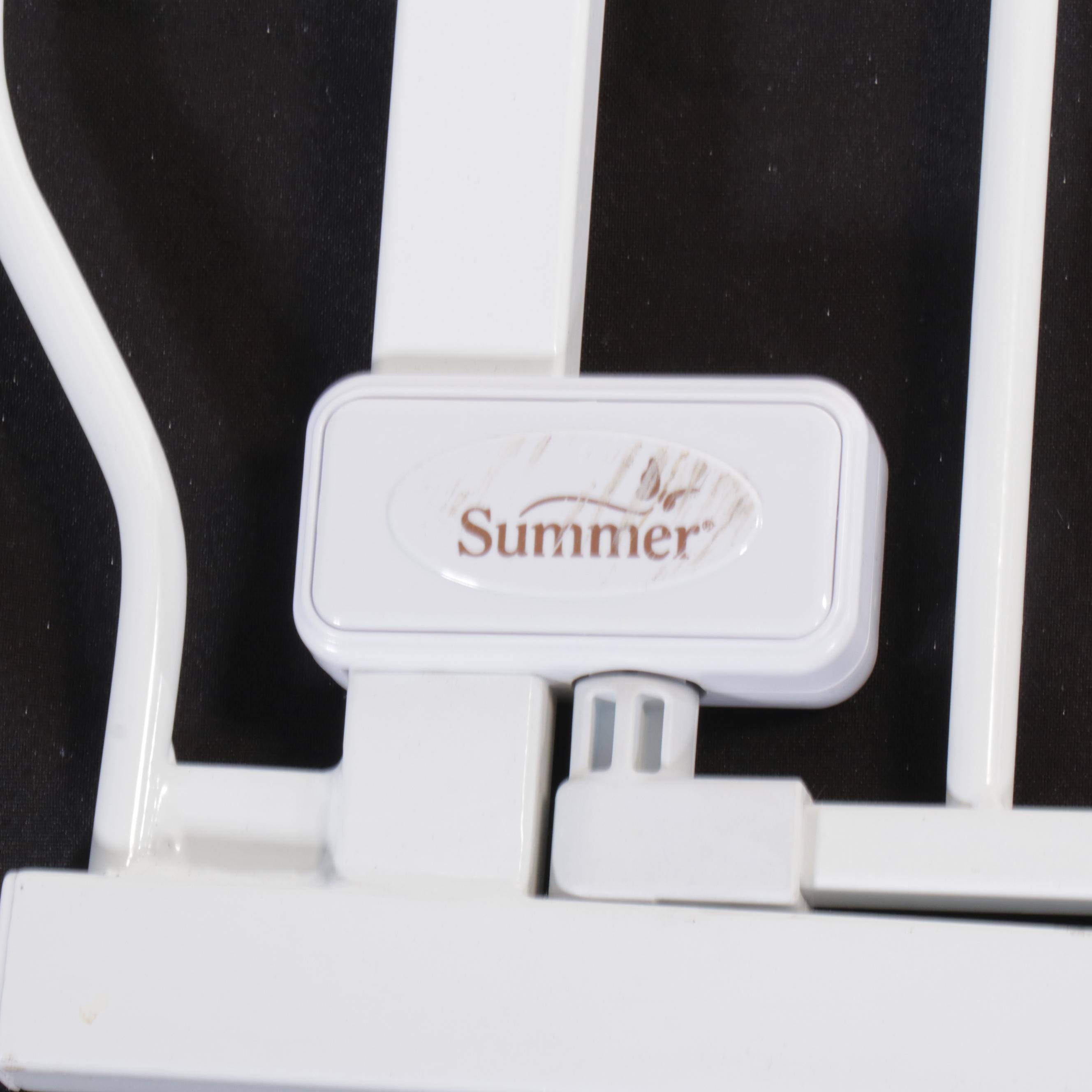 Summer White Metal Pet Gate
