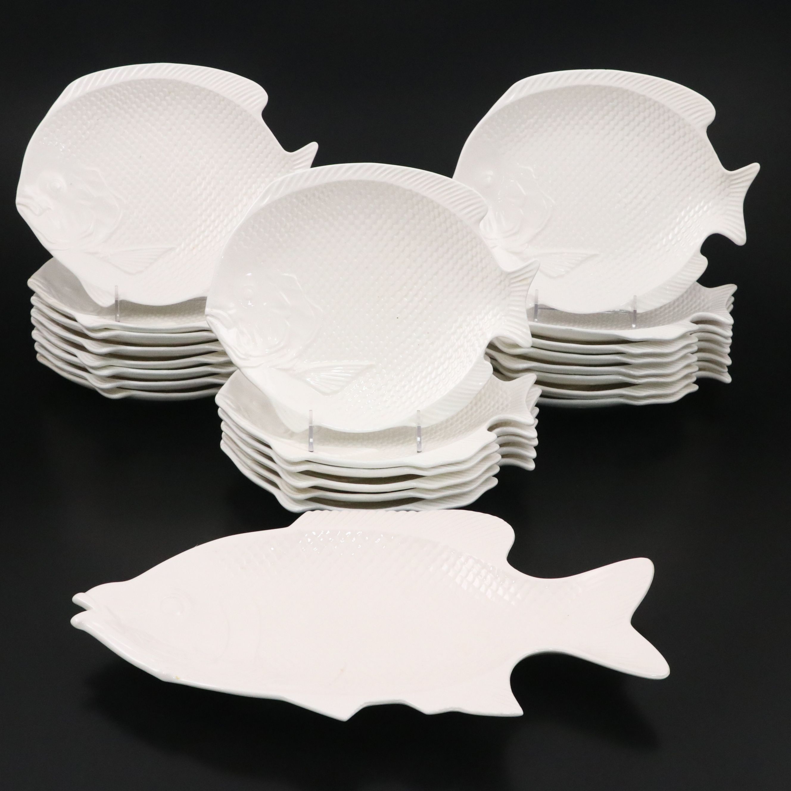 Schmid Design Folio Fish Shaped Platter and Plates, Mid to Late 20th Century