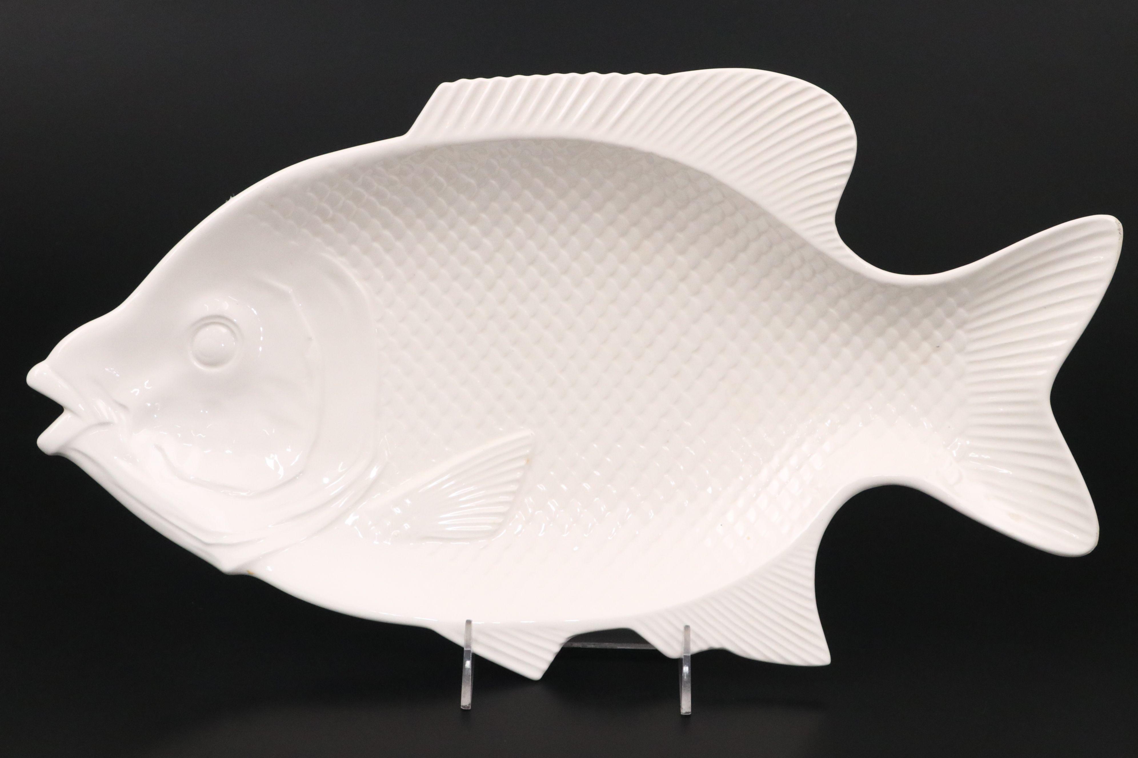 Schmid Design Folio Fish Shaped Platter and Plates, Mid to Late 20th Century