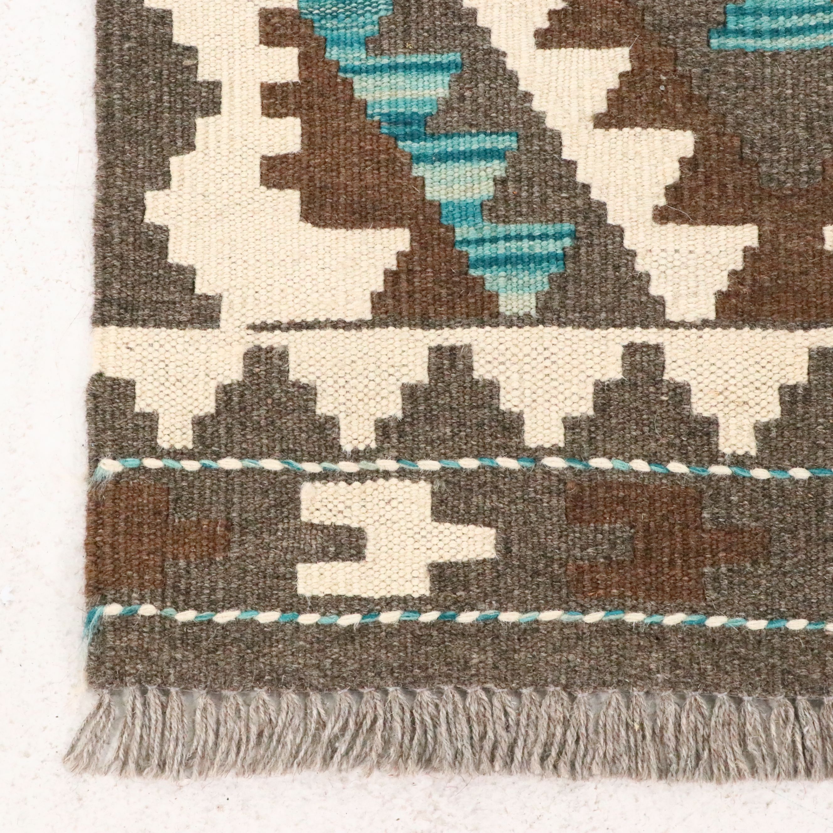 2'9 x 9'11 Handwoven Pakistani Kilim Carpet Runner