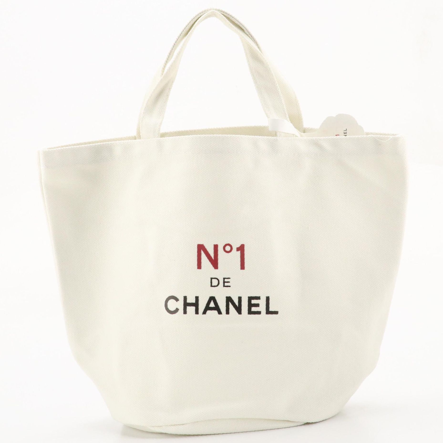 Chanel Beauté Tote in White Organic Cotton