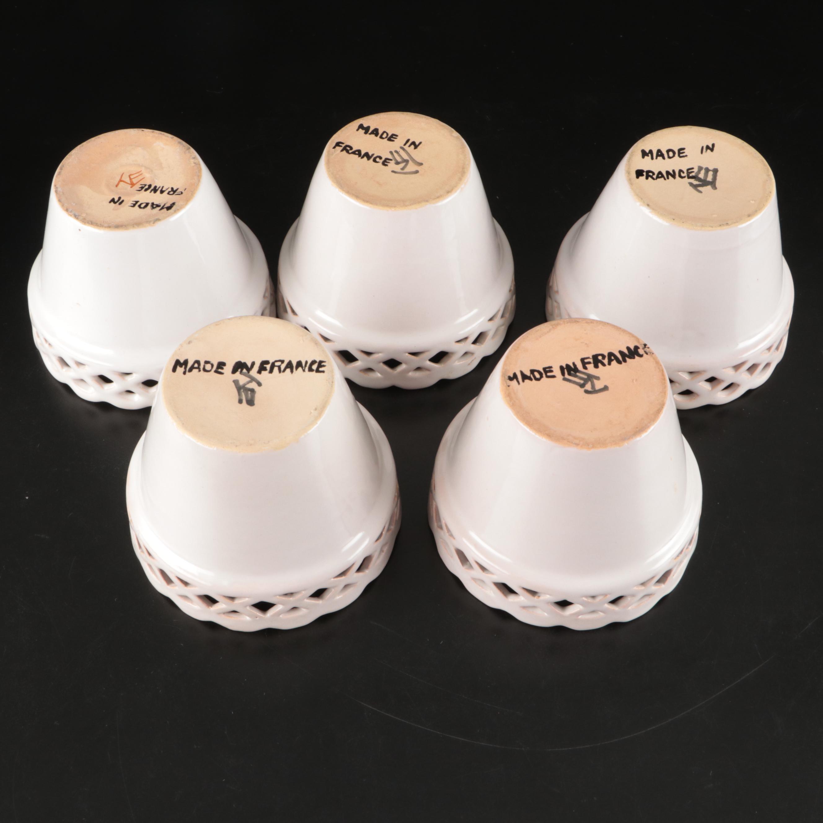 Porcelaine de Paris "Ming Bleu" with Hermès "Toucans" Bowl and Other Decor