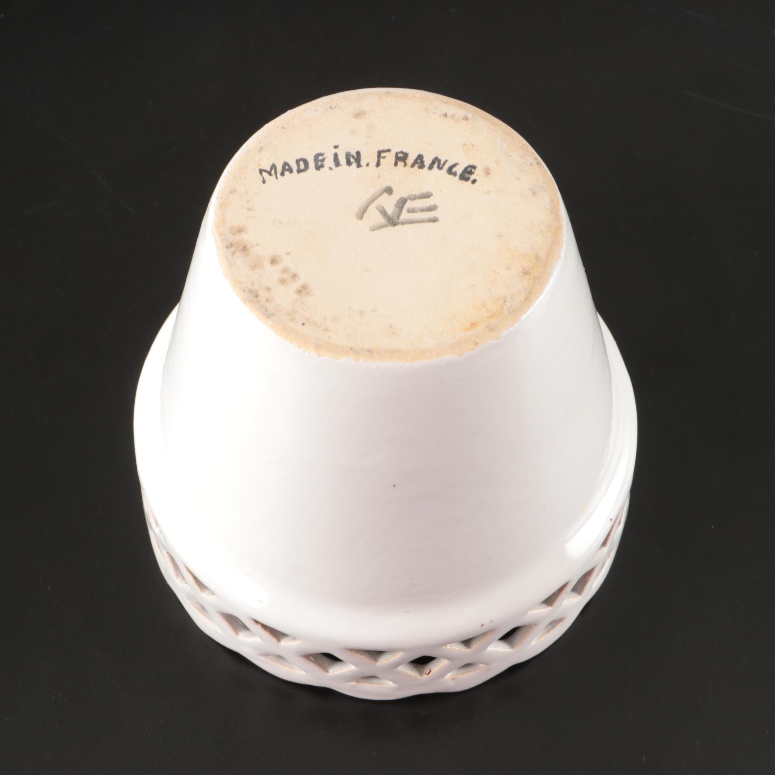 Porcelaine de Paris "Ming Bleu" with Hermès "Toucans" Bowl and Other Decor