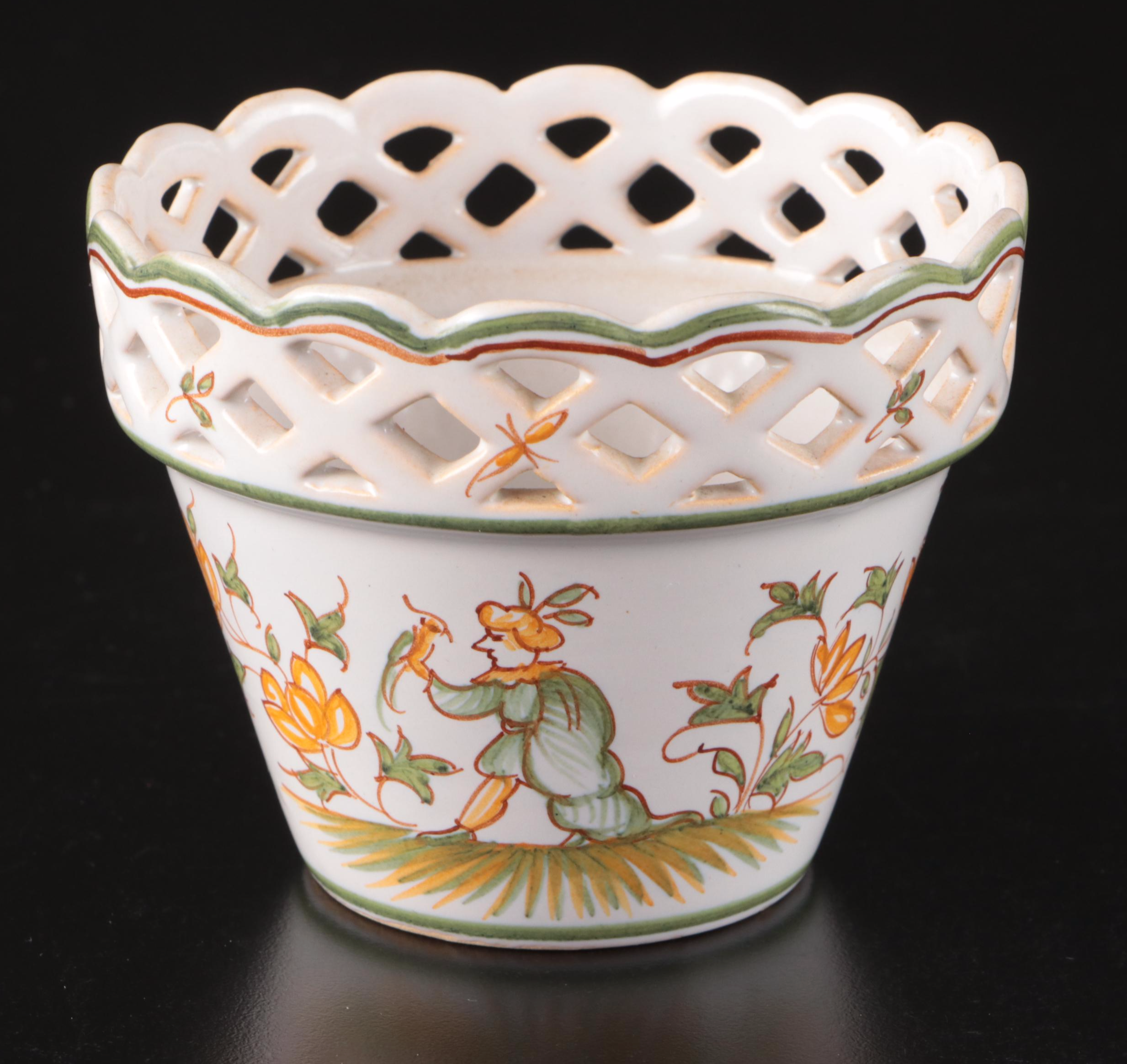 Porcelaine de Paris "Ming Bleu" with Hermès "Toucans" Bowl and Other Decor