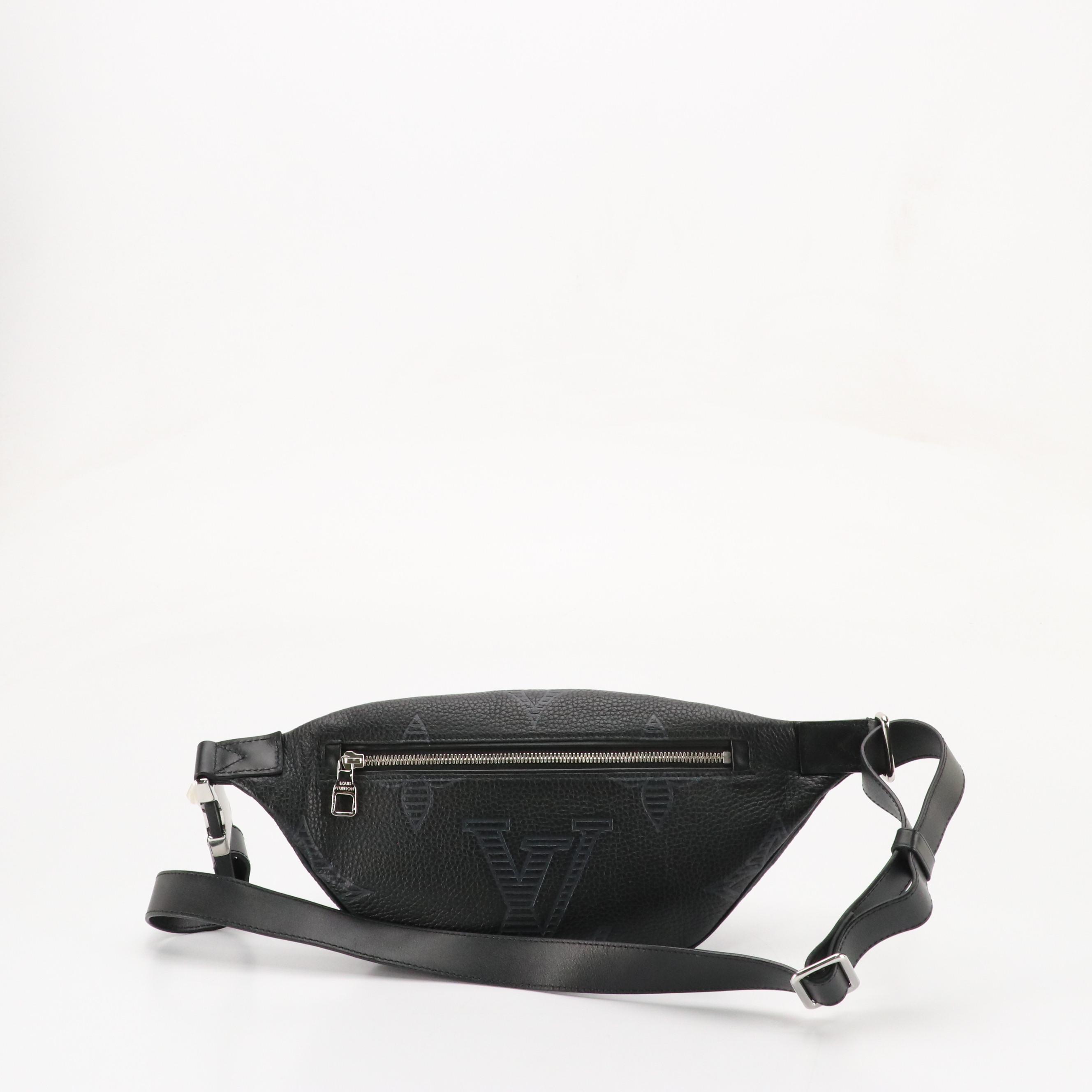 Louis Vuitton Bumbag in Giant Monogram Shadow Discovery Leather